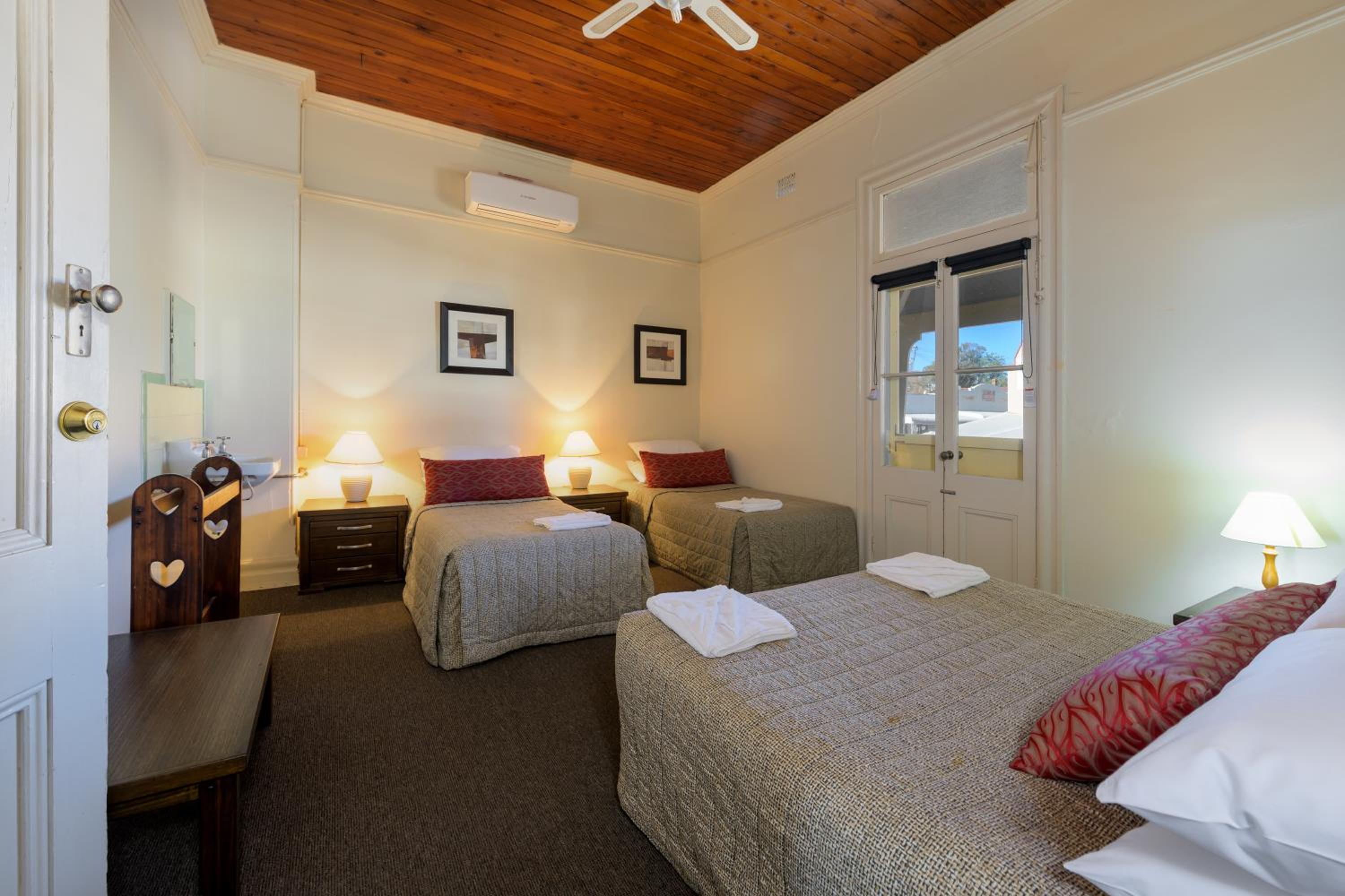 Budget Double or Twin Room with Shared Bathroom