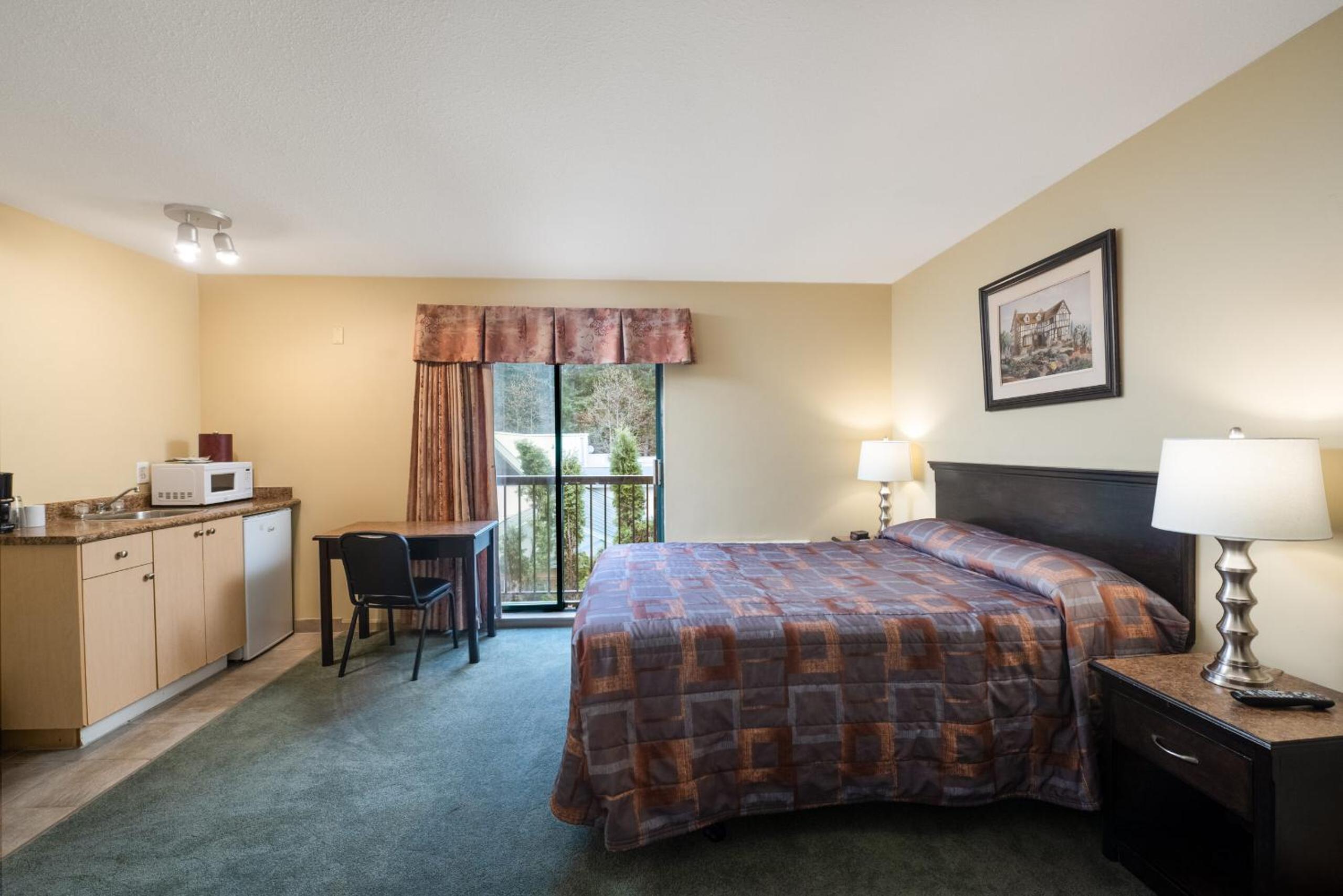 Queen Room - Photo 2