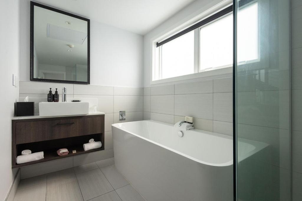 Family Two-Bedroom Suite thumbnail 5