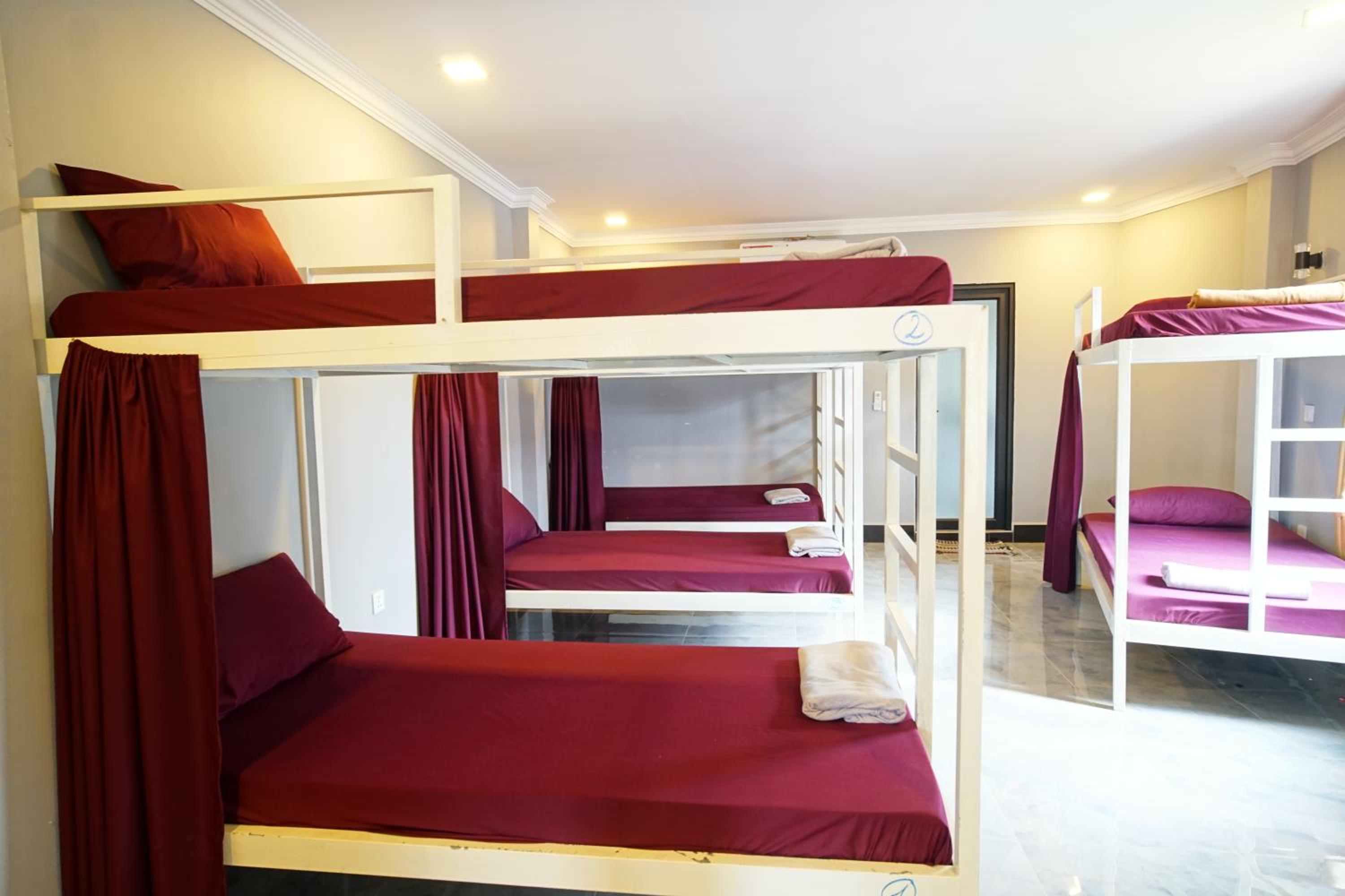 Bed in 8-Bed Dormitory Room photo 1