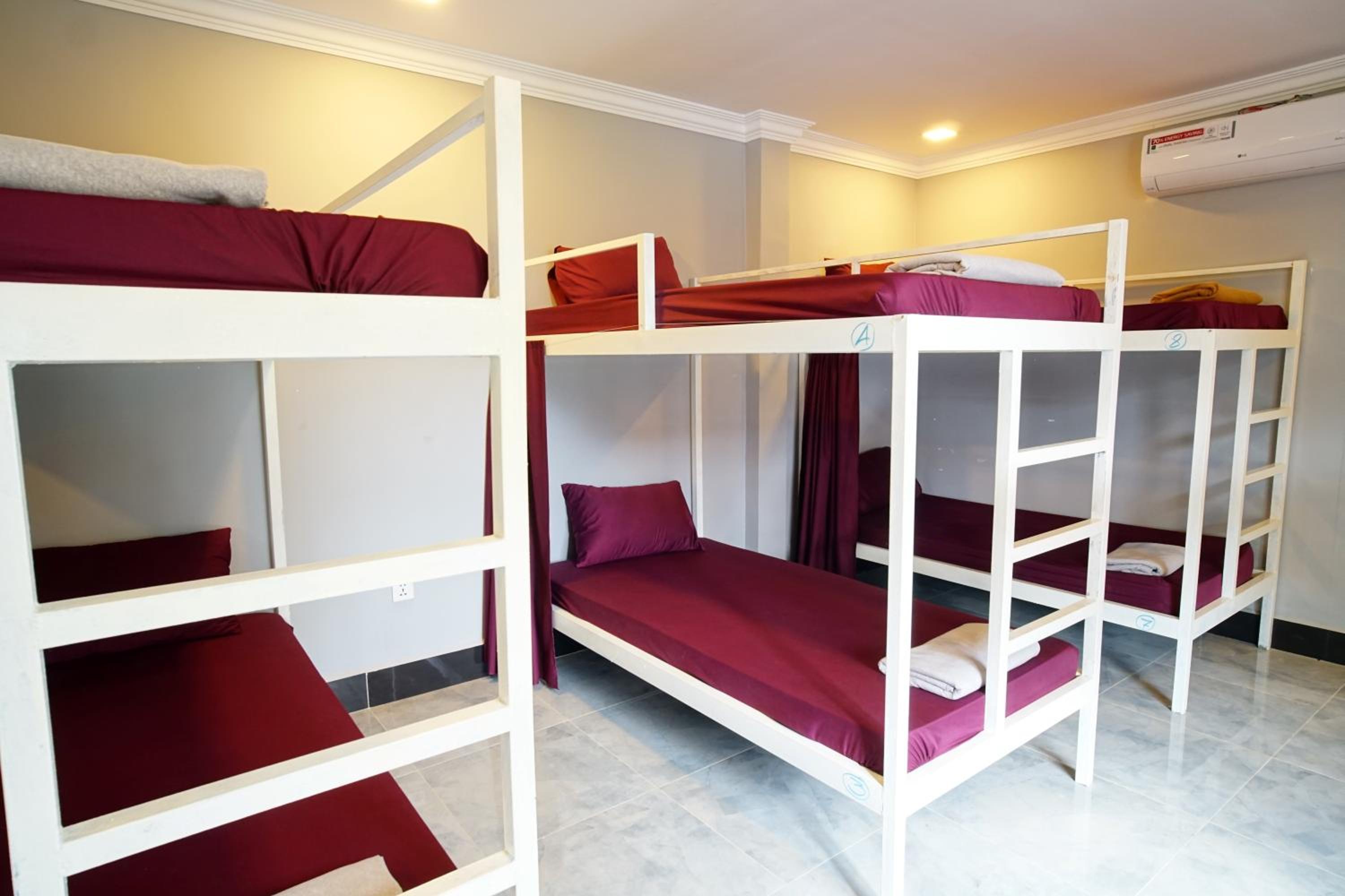 Bed in 8-Bed Dormitory Room photo 2