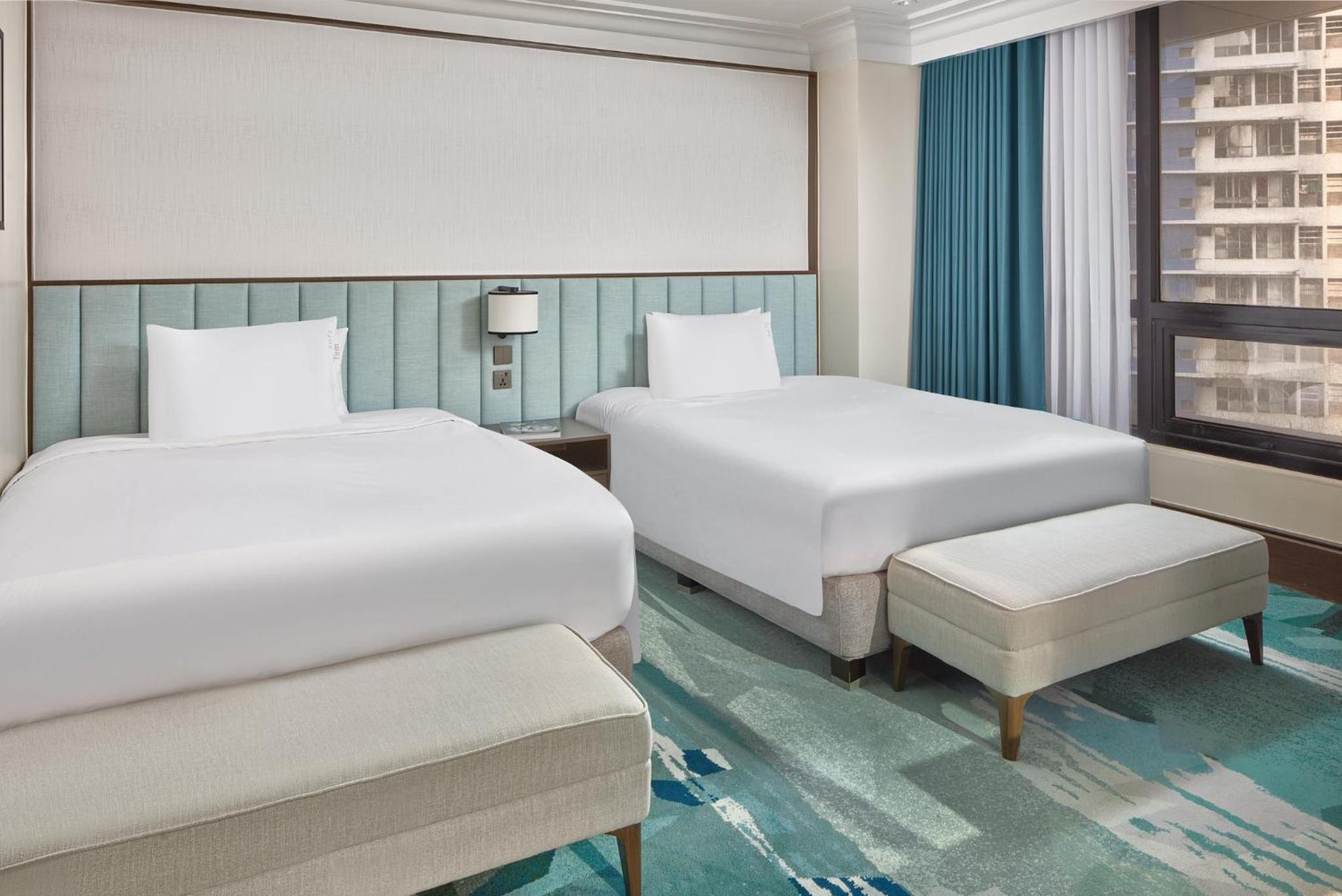 Premium Queen Room with Two Queen Beds - Photo 4