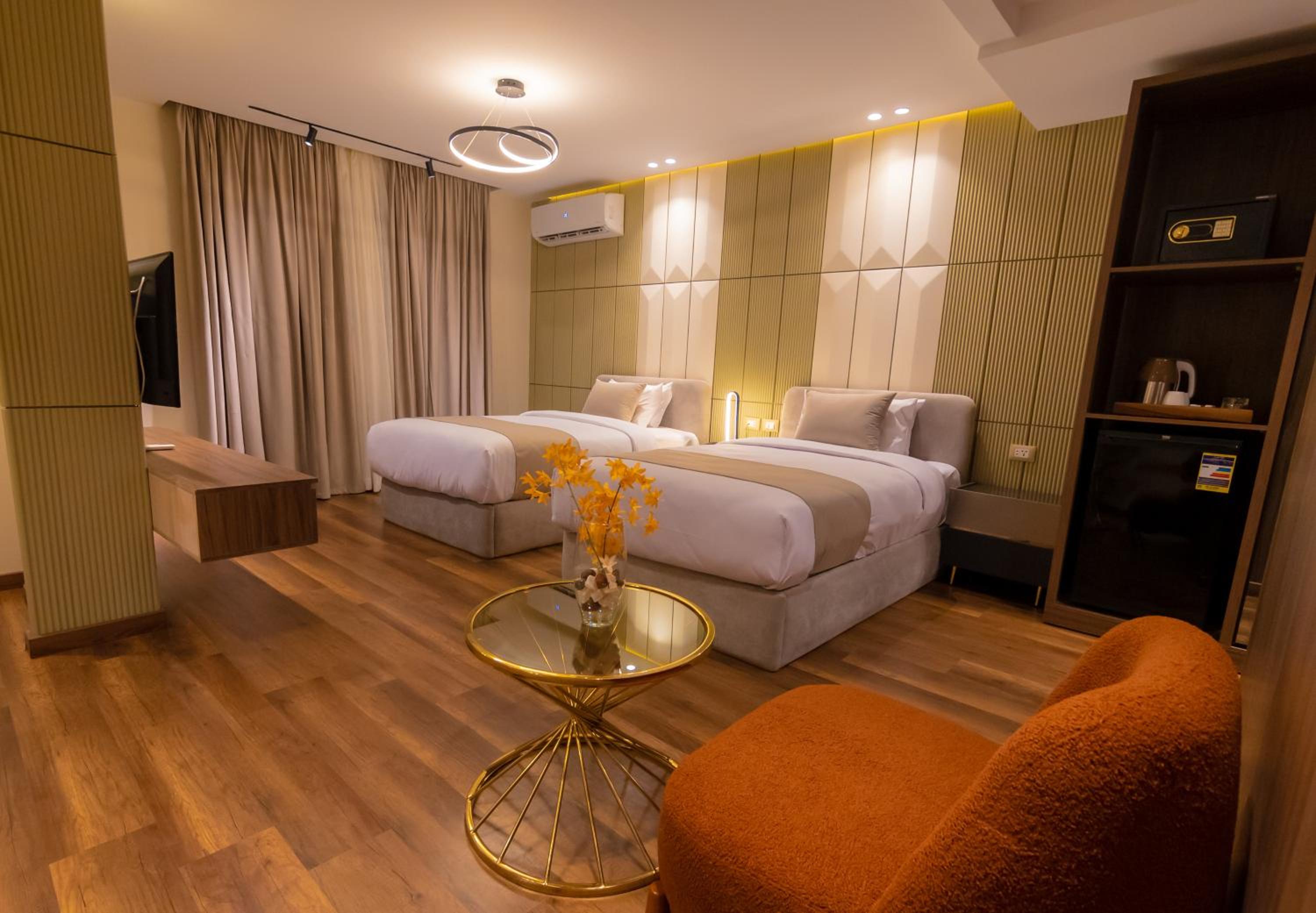 Large Twin Room photo 1
