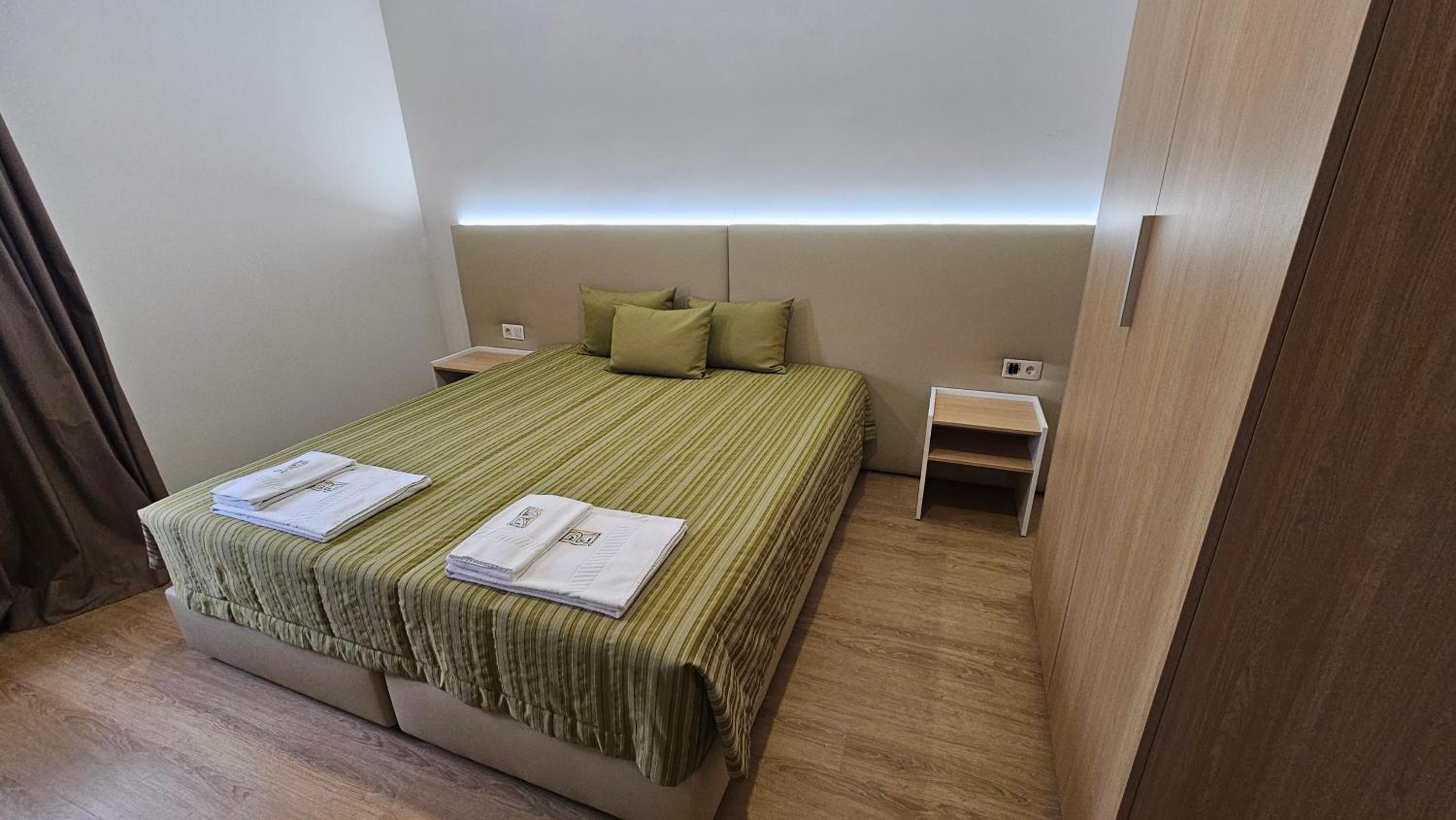 Double Room - Photo 5