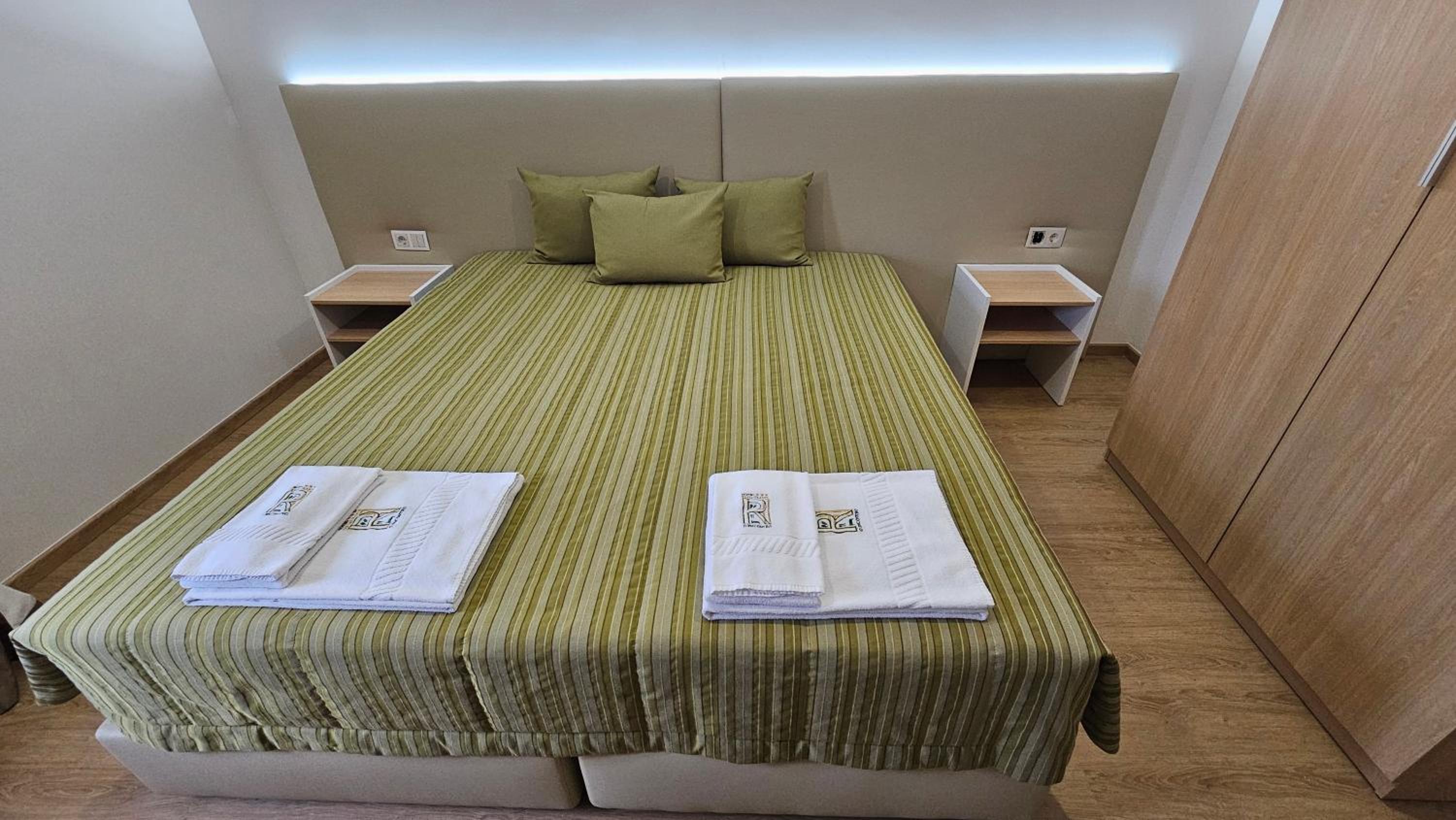 Double Room - Photo 2