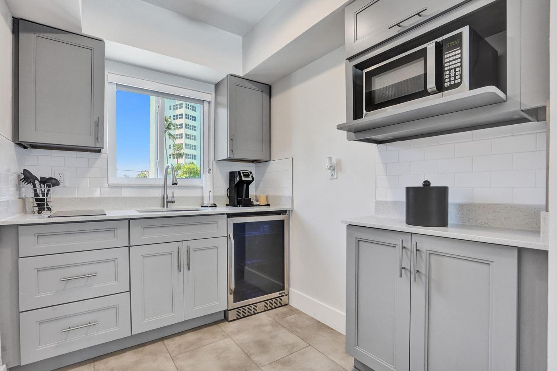 Premium Two Doubles with Kitchenette  - Photo 9