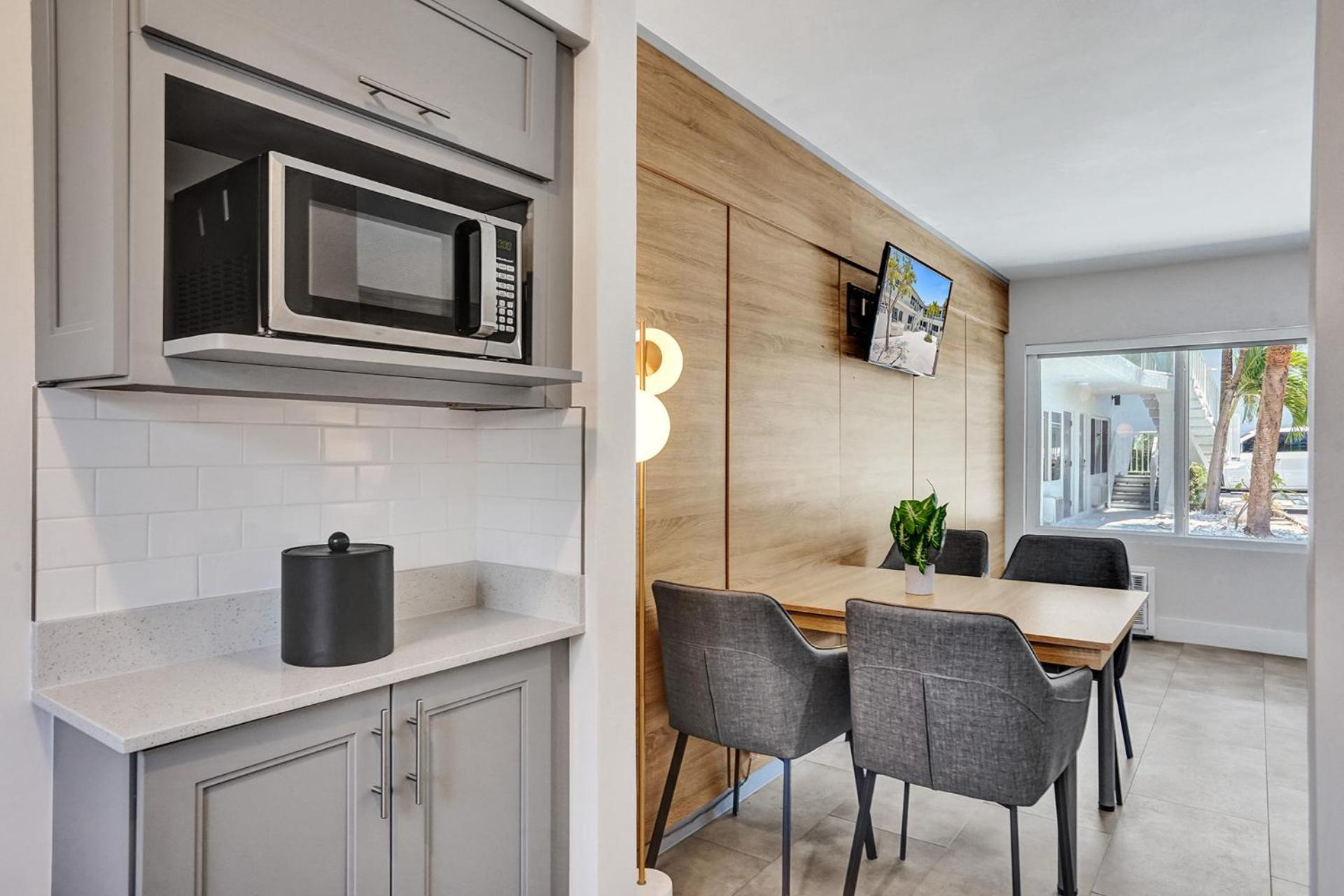 Premium Two Doubles with Kitchenette  - Photo 11