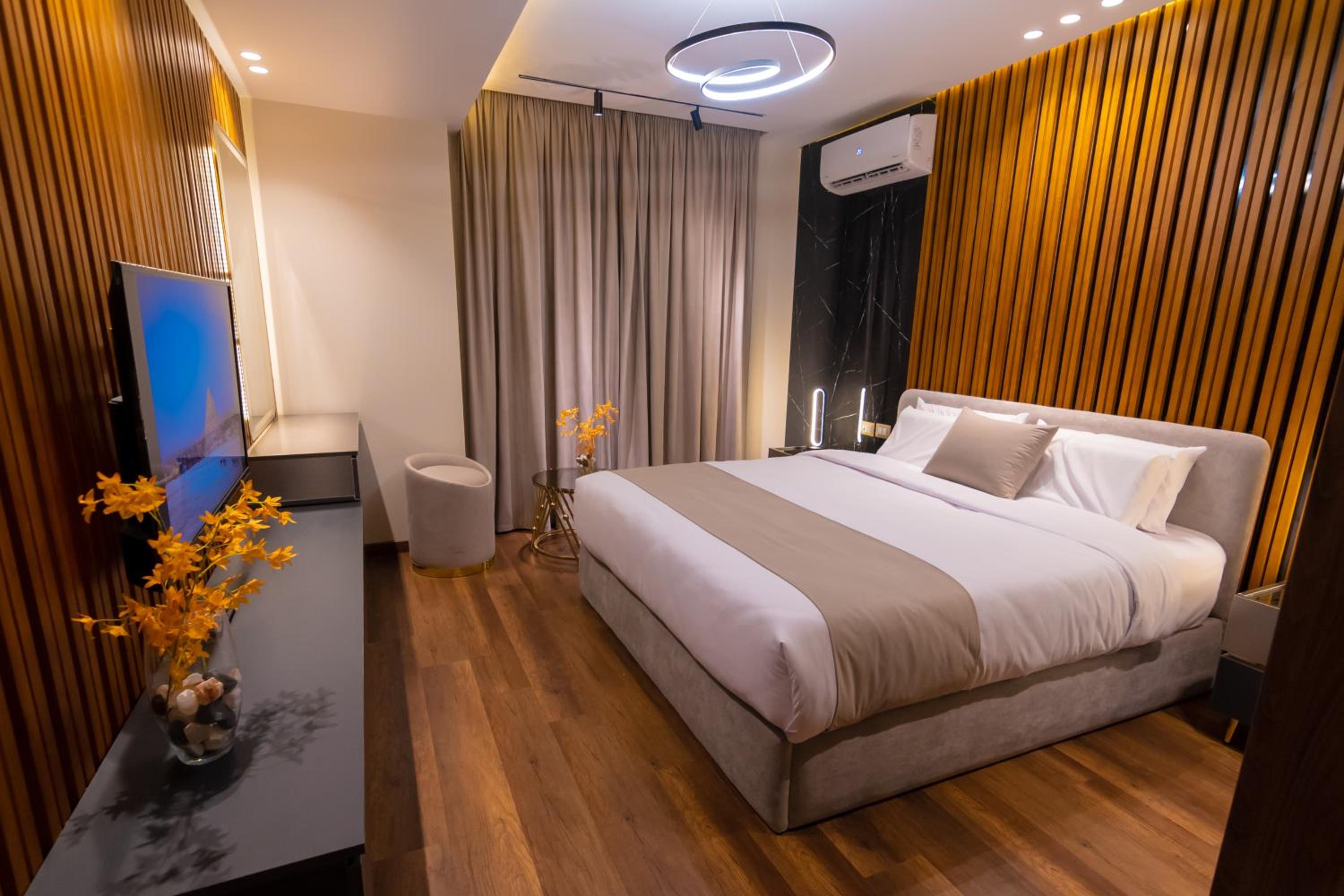 Deluxe Queen Room photo 1