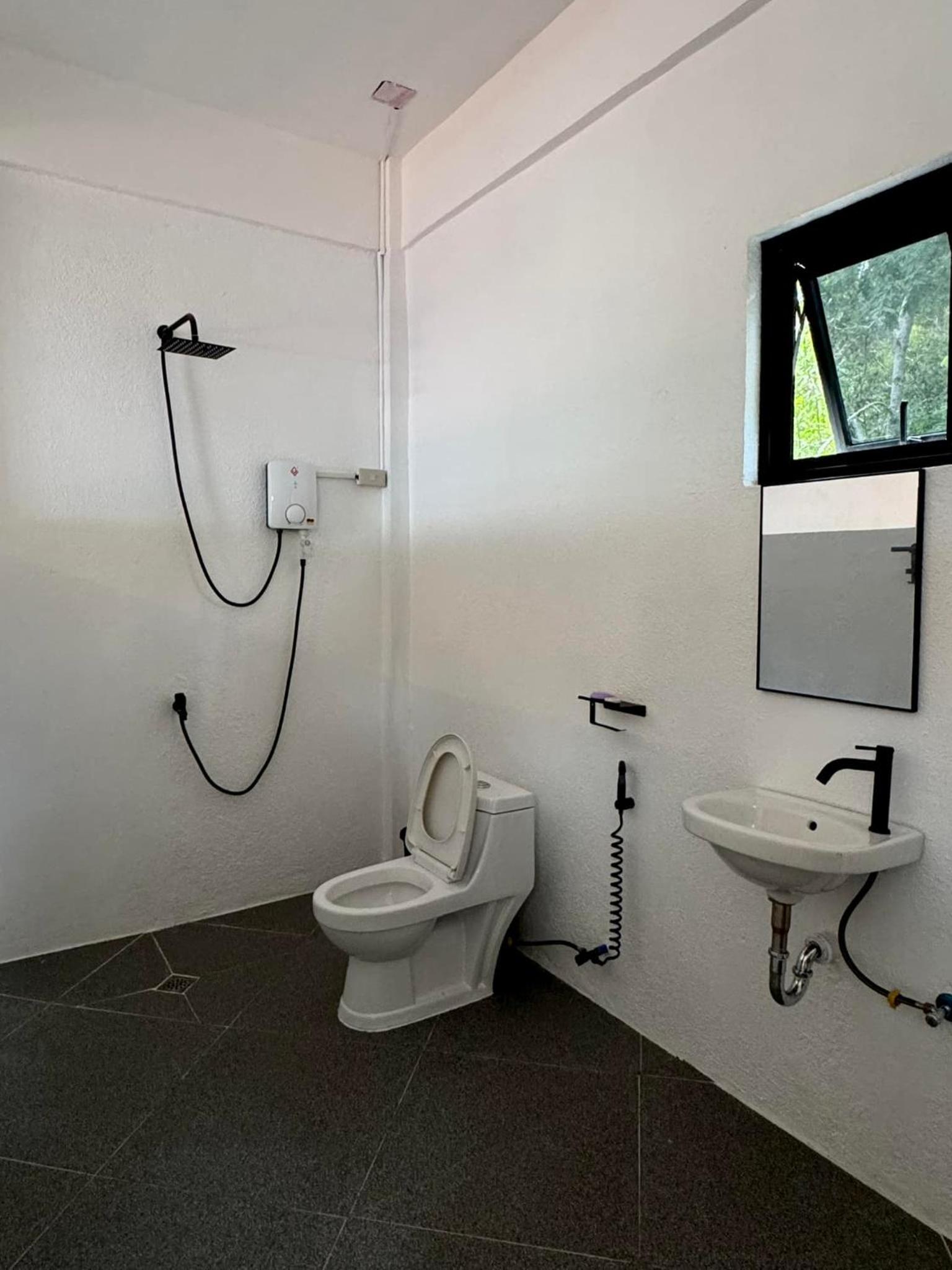 Standard Twin Room with Sea View photo 3
