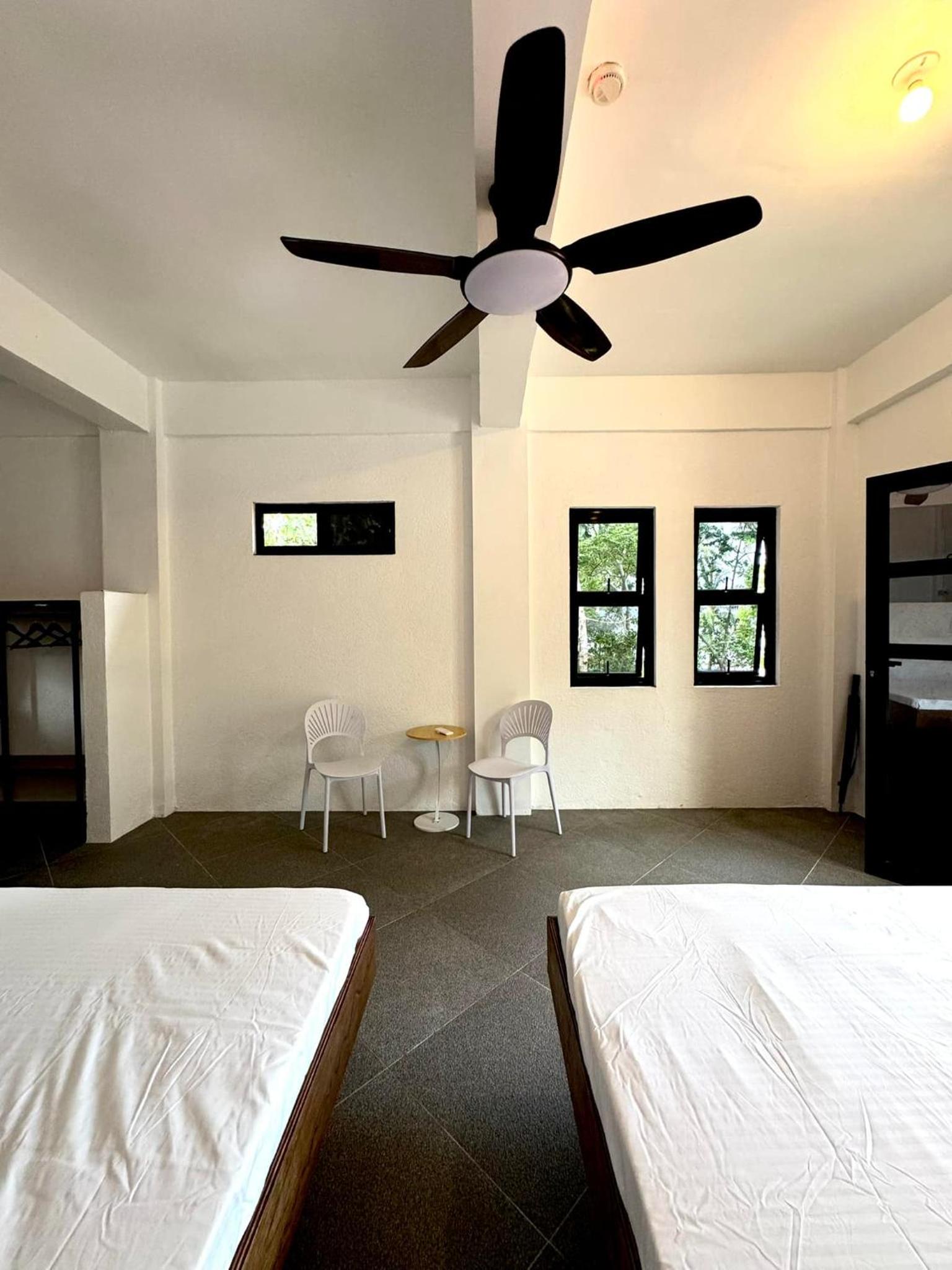 Standard Twin Room with Sea View photo 2