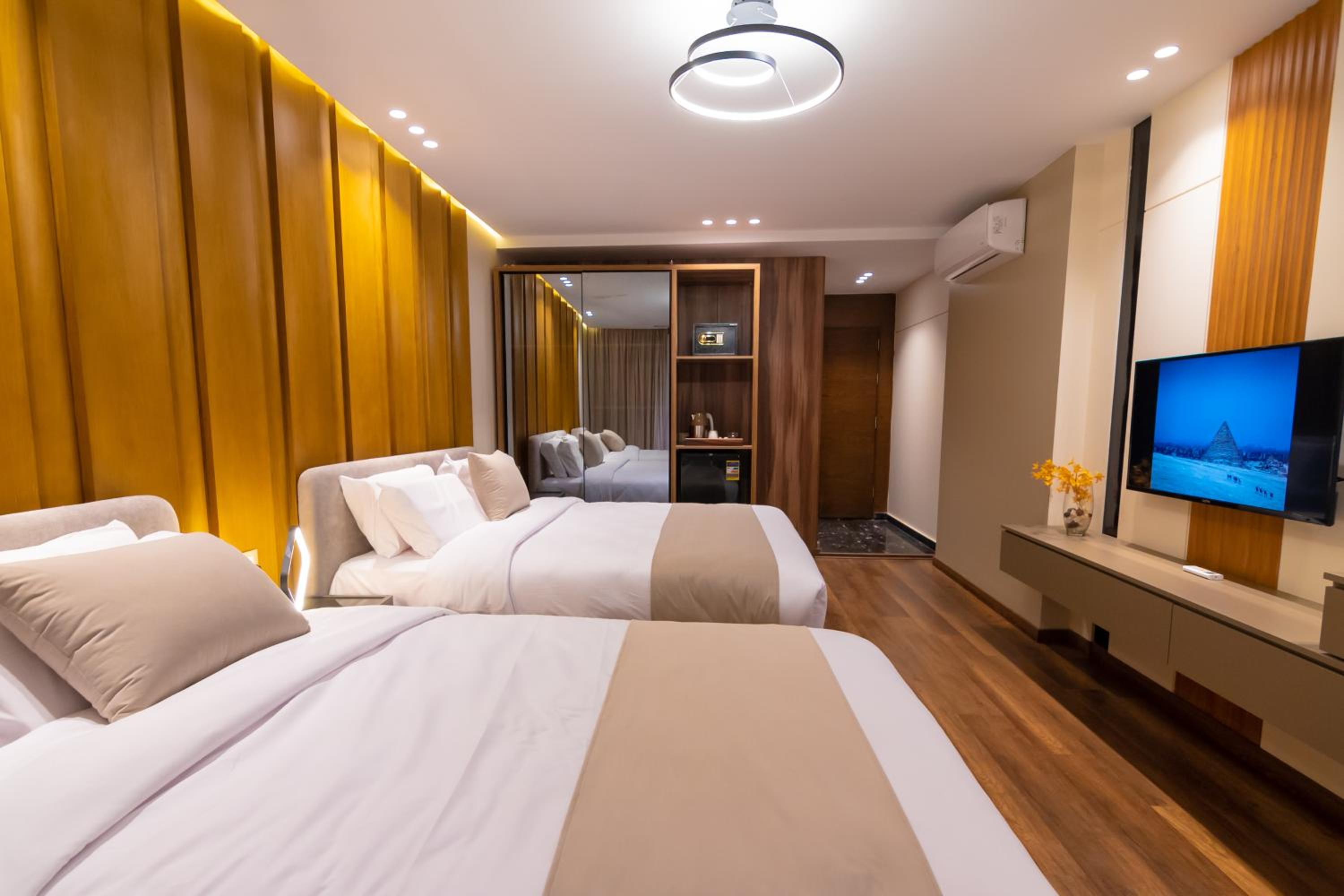 Deluxe Triple Room photo 3