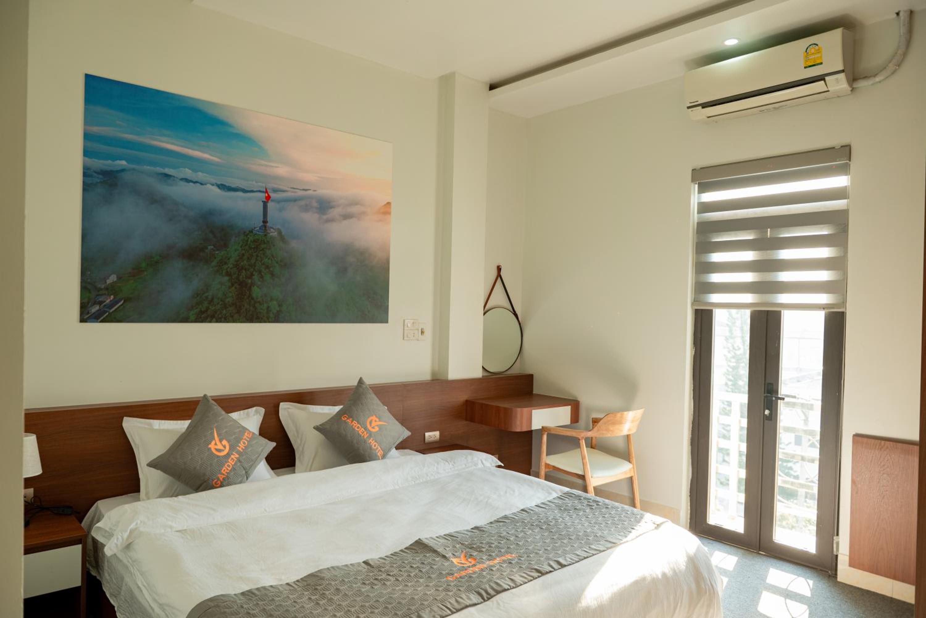 King Room with Balcony photo 2