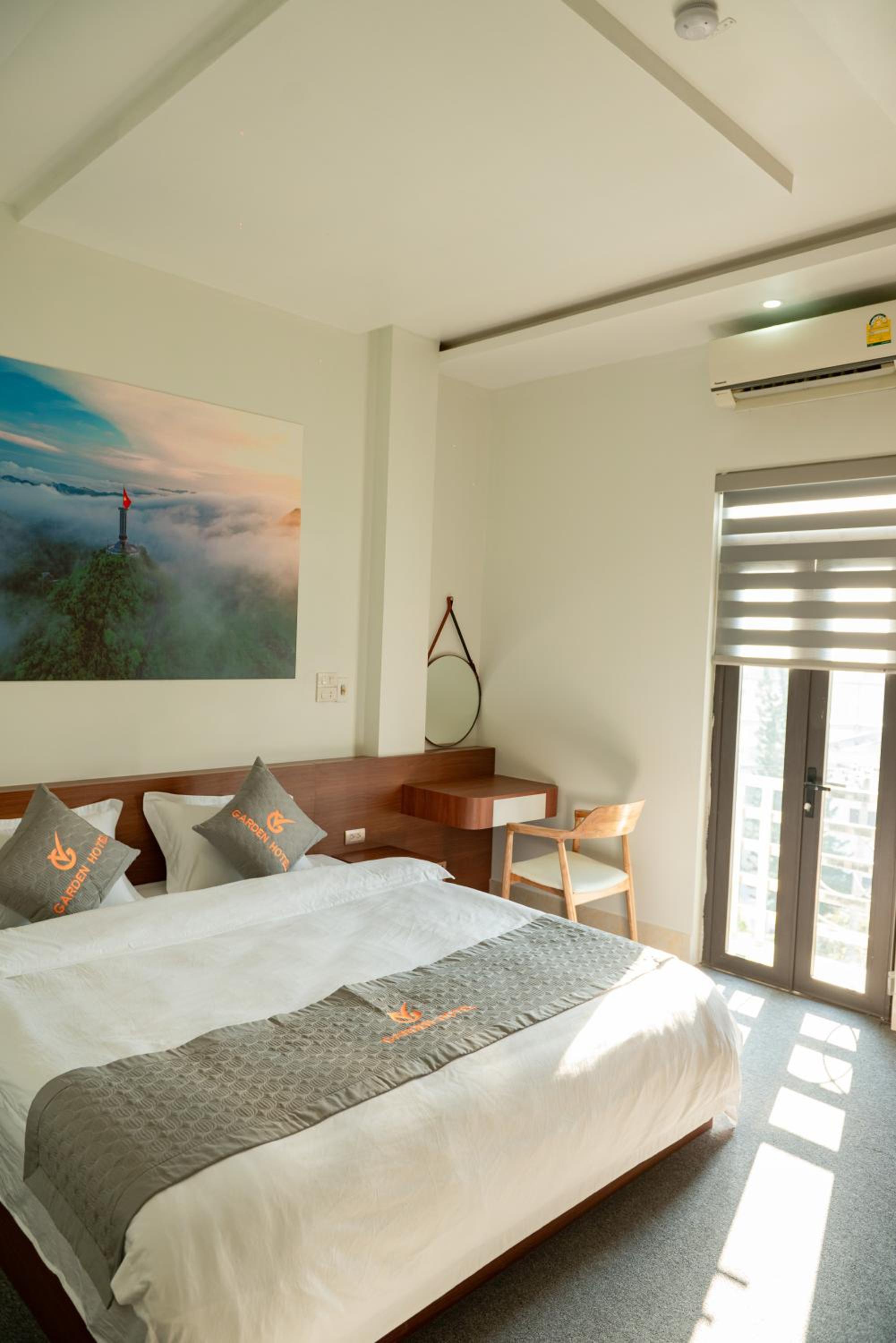 King Room with Balcony photo 1