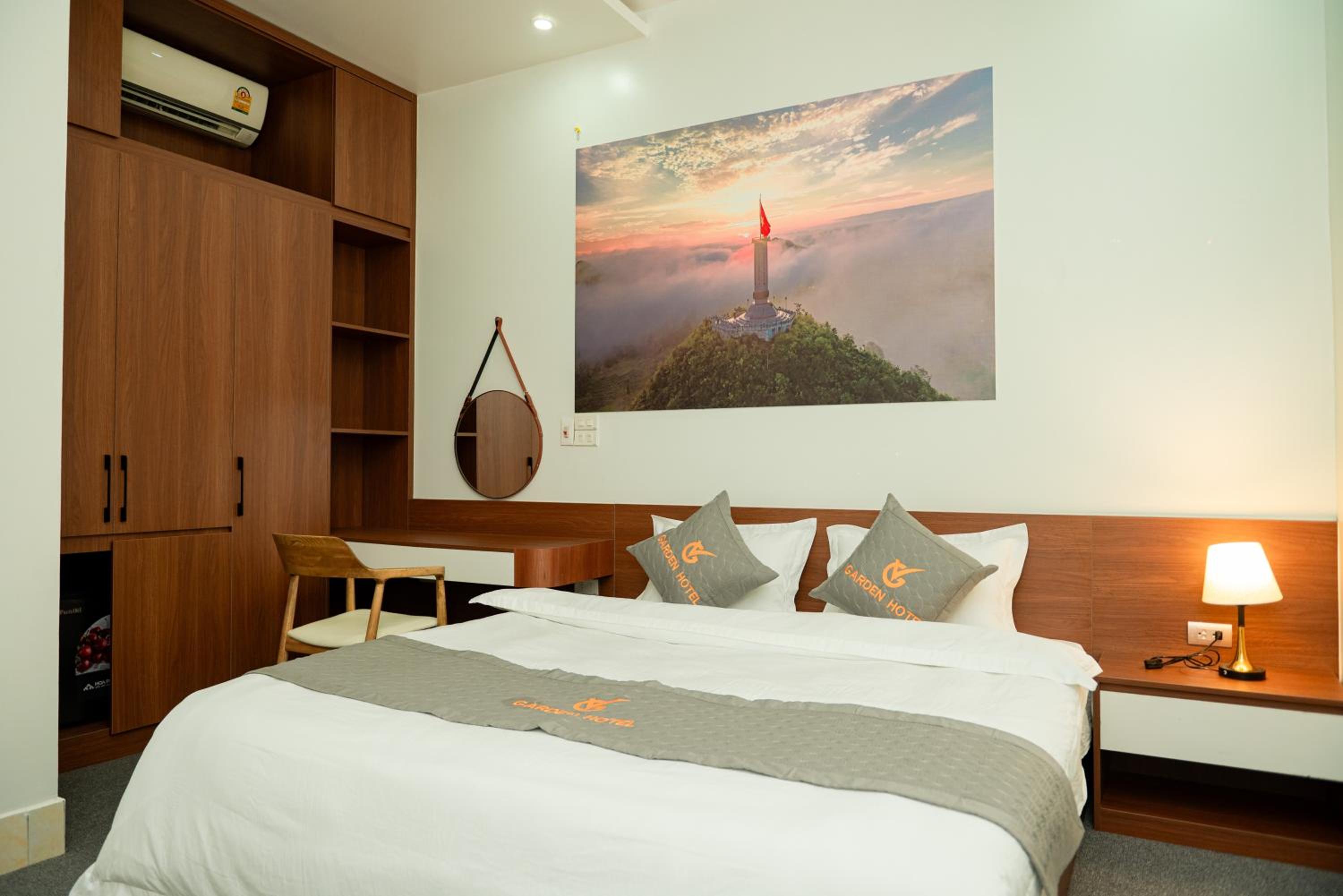 Standard King Room photo 1