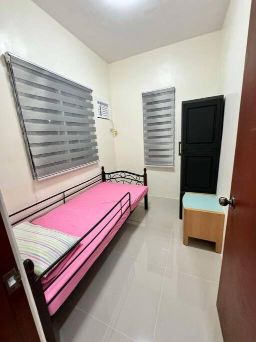 Three-Bedroom House photo 2