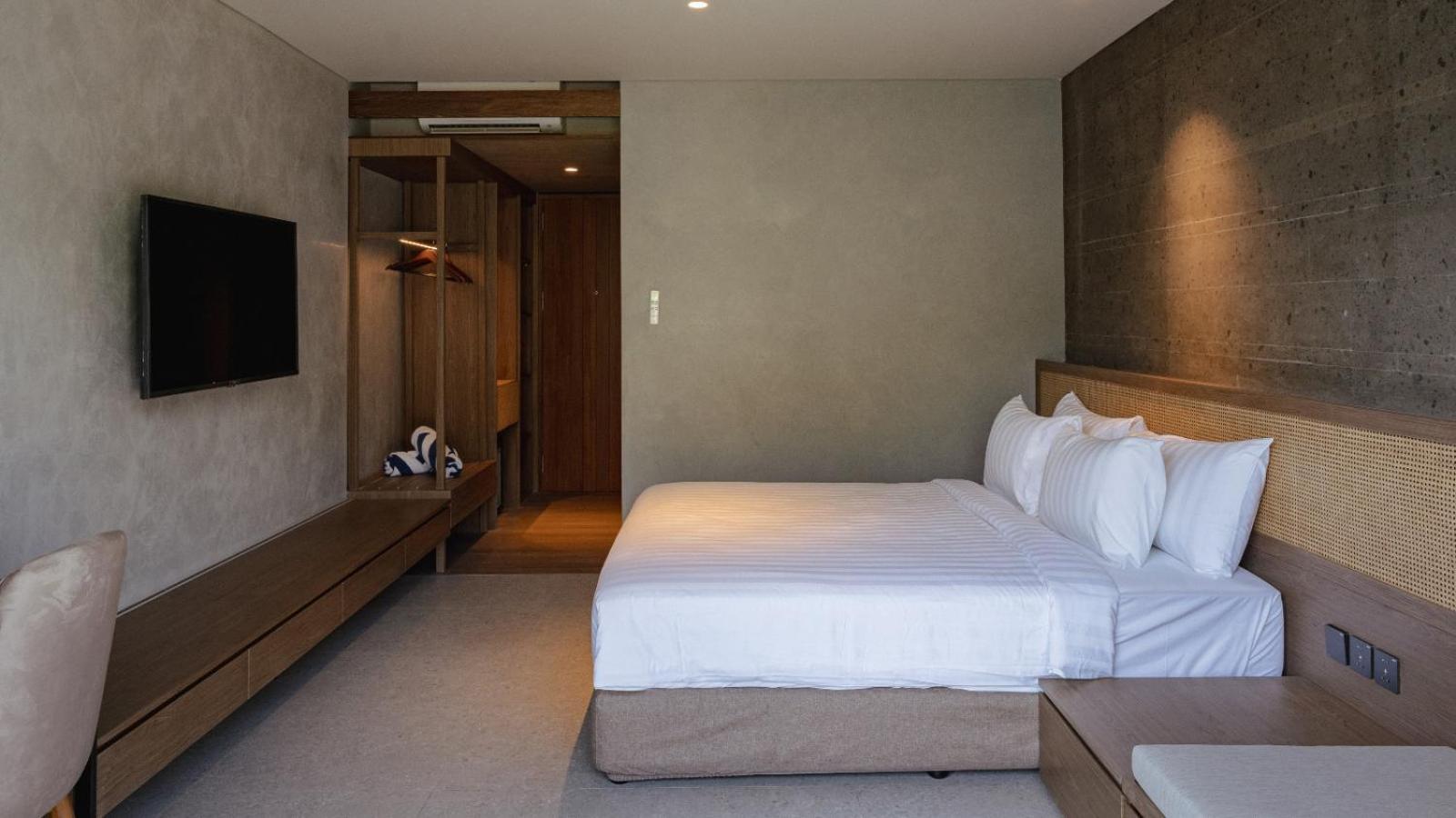 Deluxe Room Pool Access - Photo 2