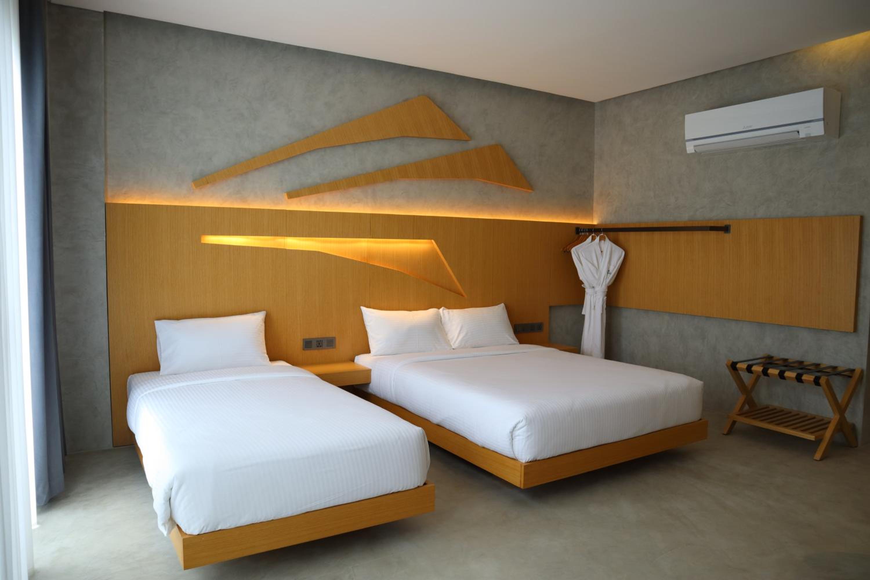 Deluxe Double Room - Photo 8