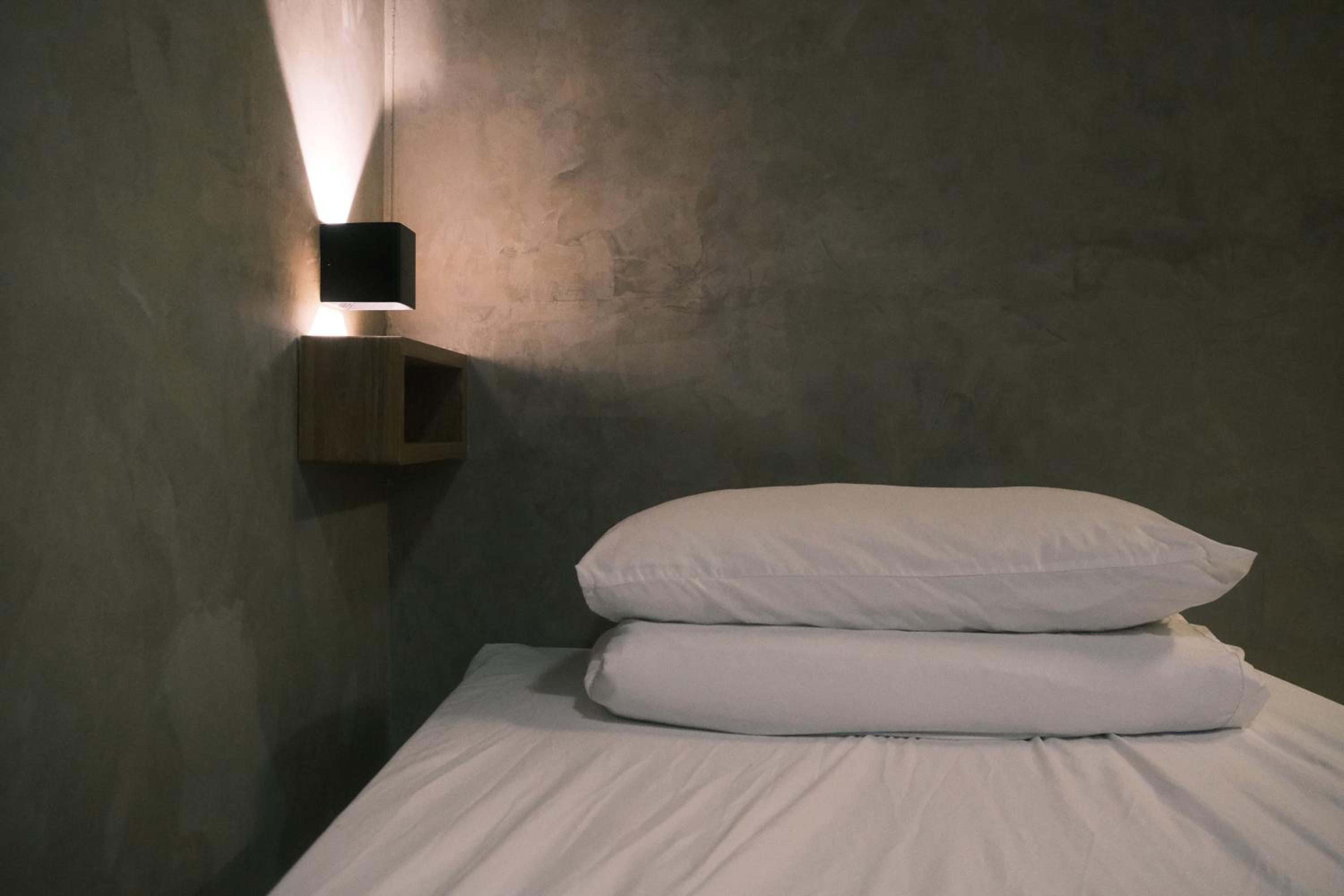 Single Room with Shared Shower and Toilet photo 1