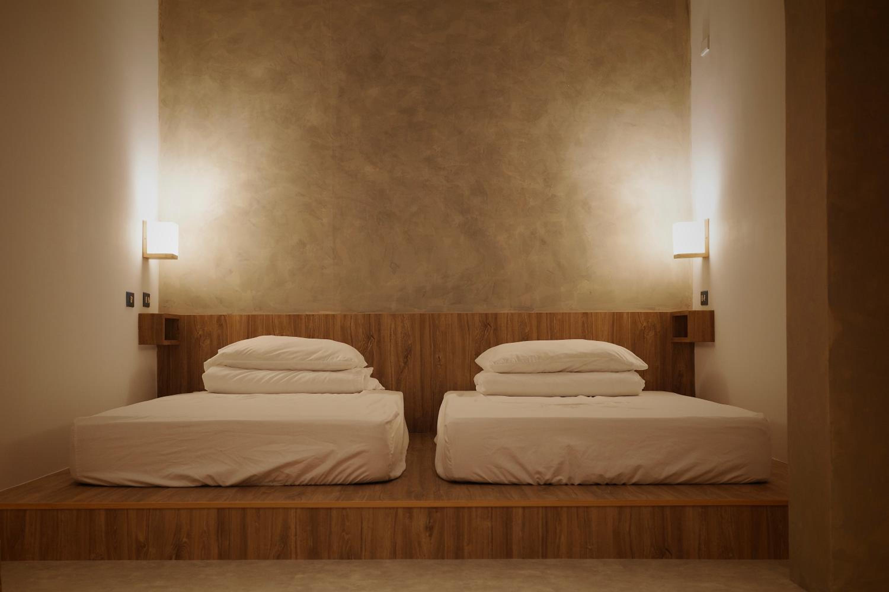 Double or Twin Room with Shared Bathroom photo 1