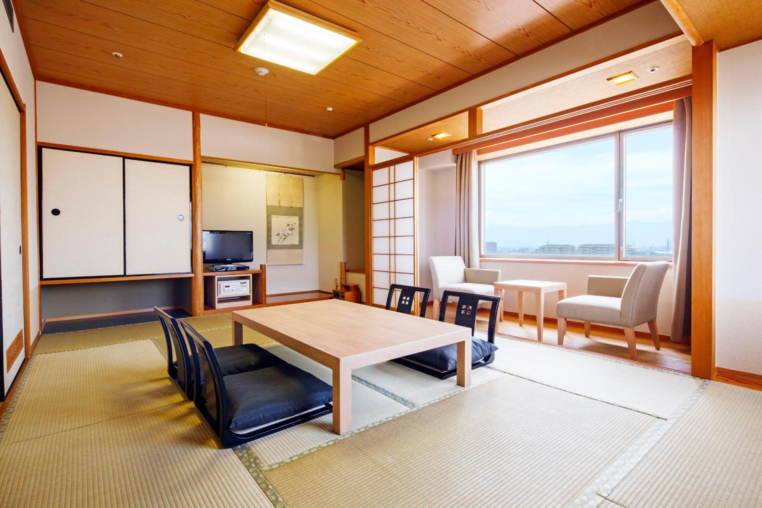 Japanese-Style Quadruple Room photo 2