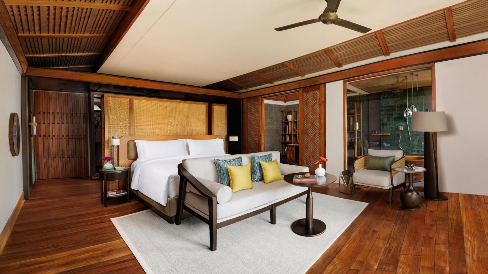 King Studio Suite with Lagoon Access
