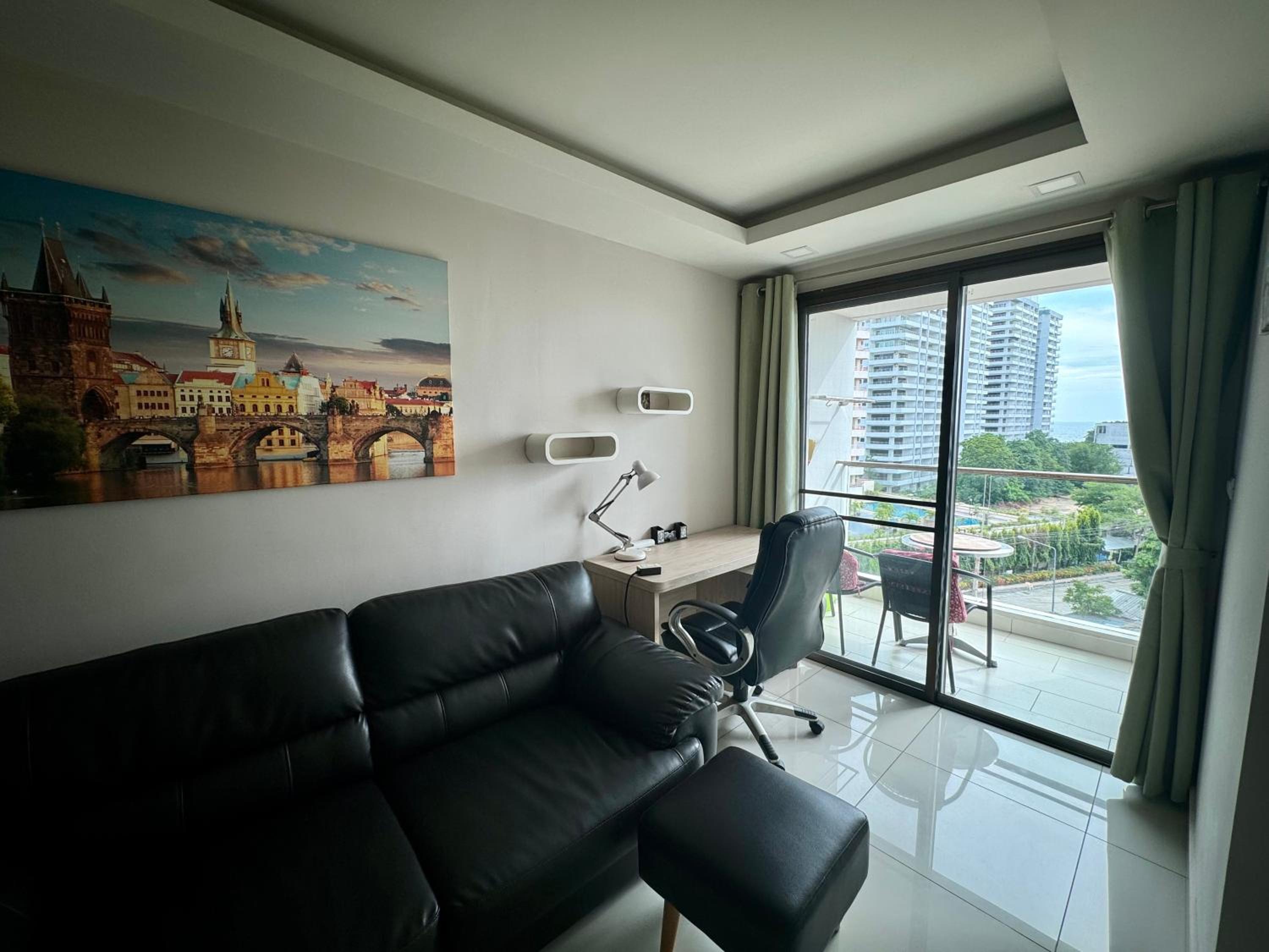Deluxe One-Bedroom Apartment with Ocean View photo 3