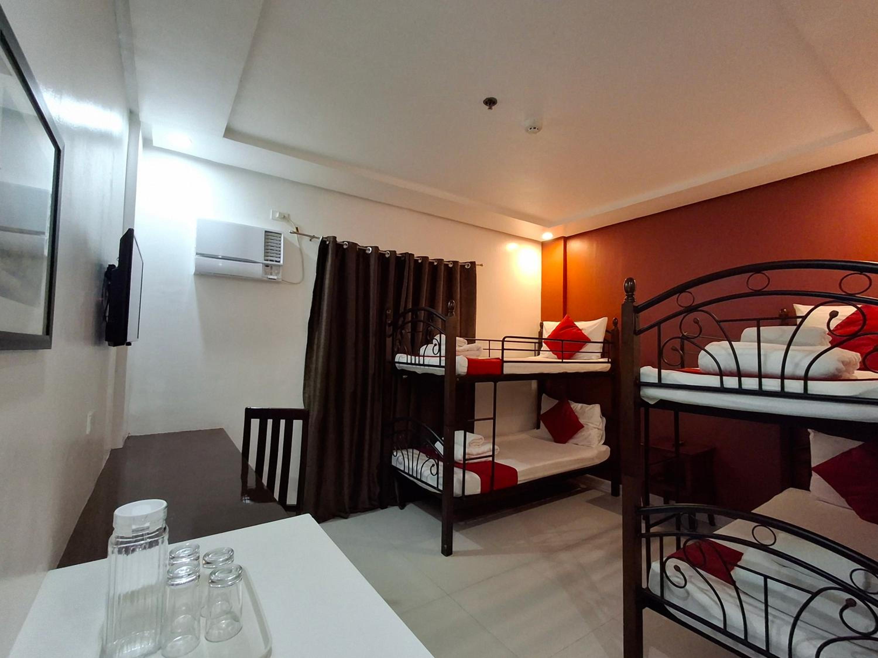 Quadruple Room photo 2