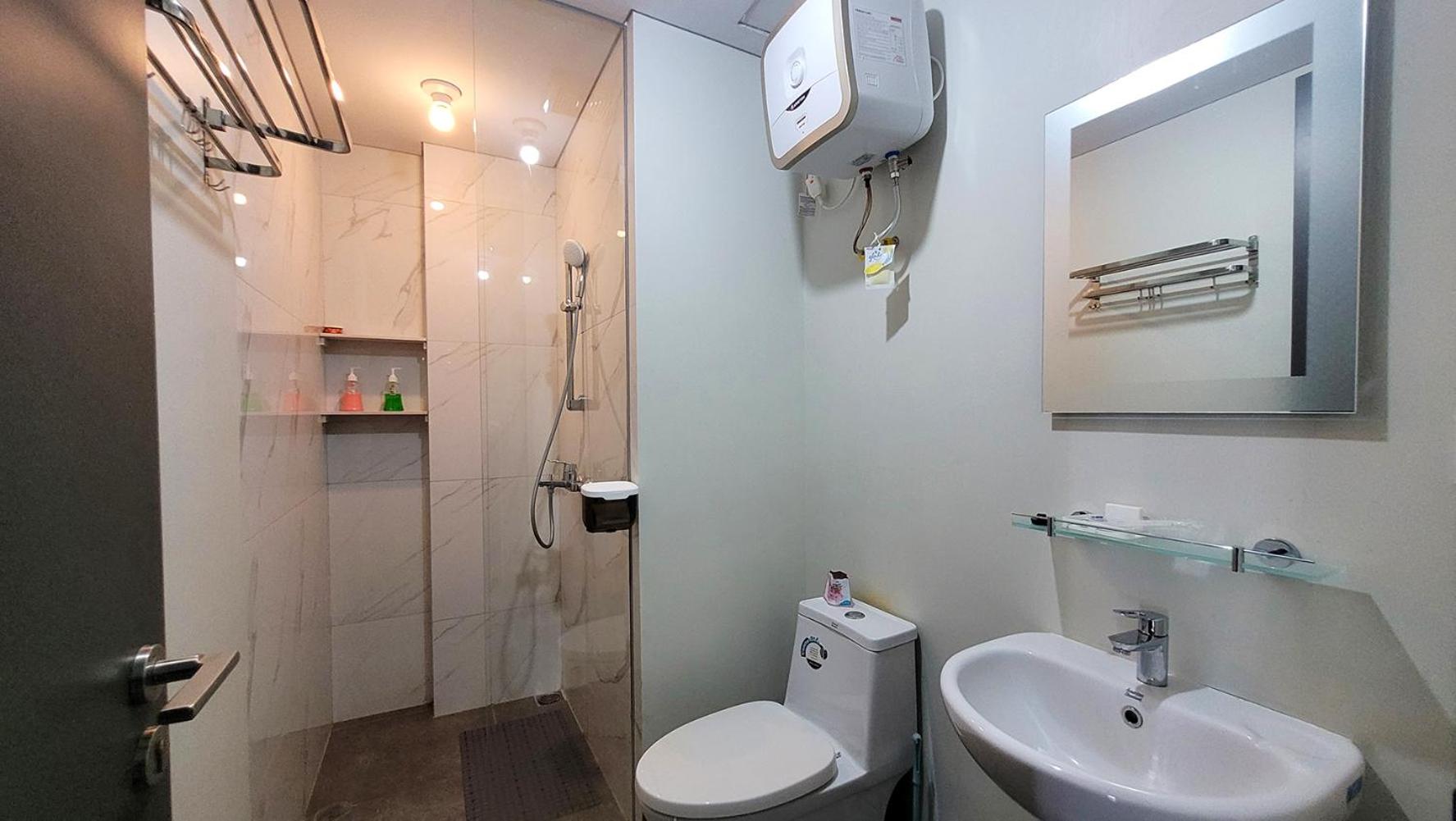 Two-Bedroom Deluxe Apartment - Photo 3