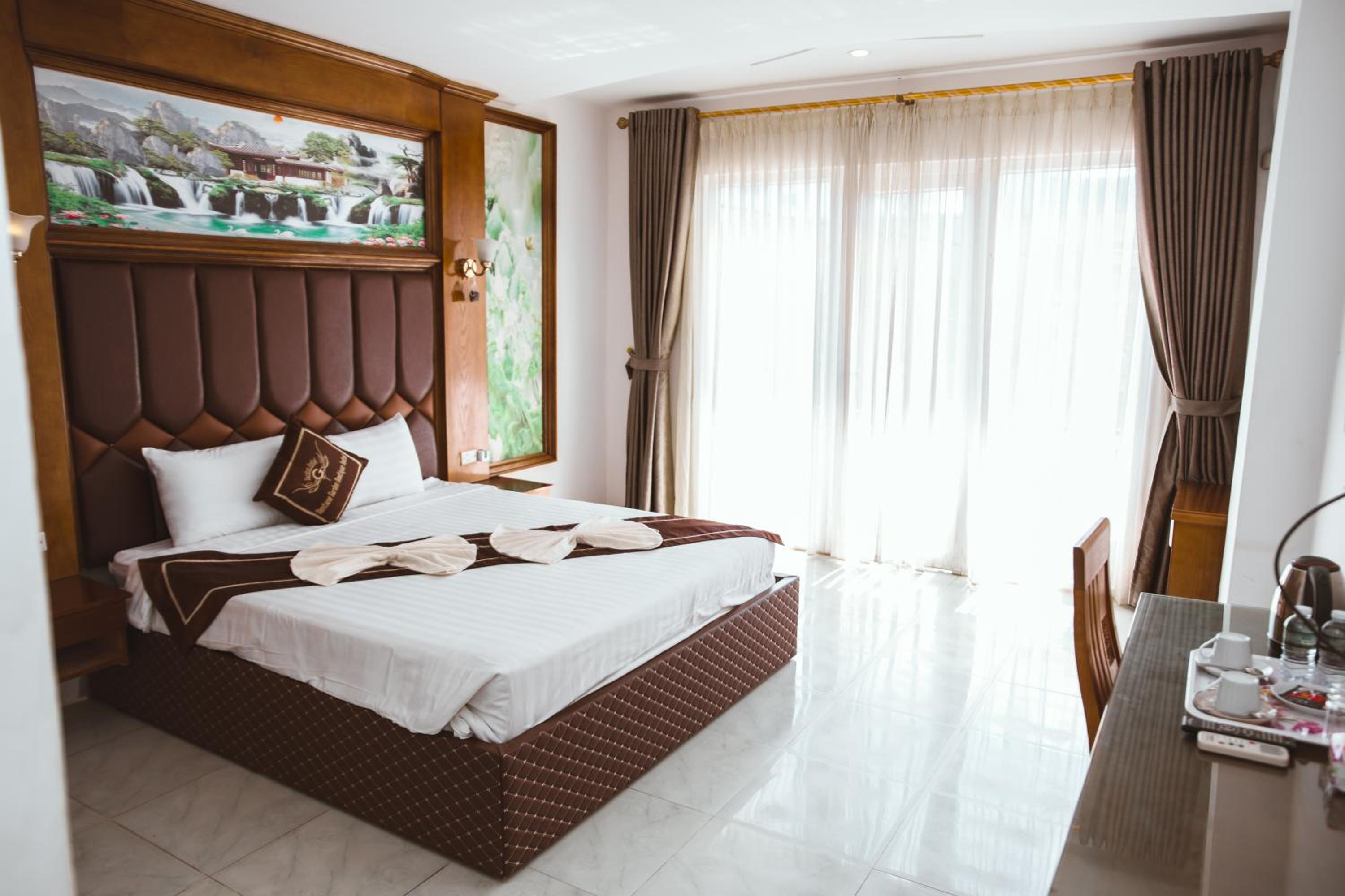 Deluxe Double Room with Balcony photo 3