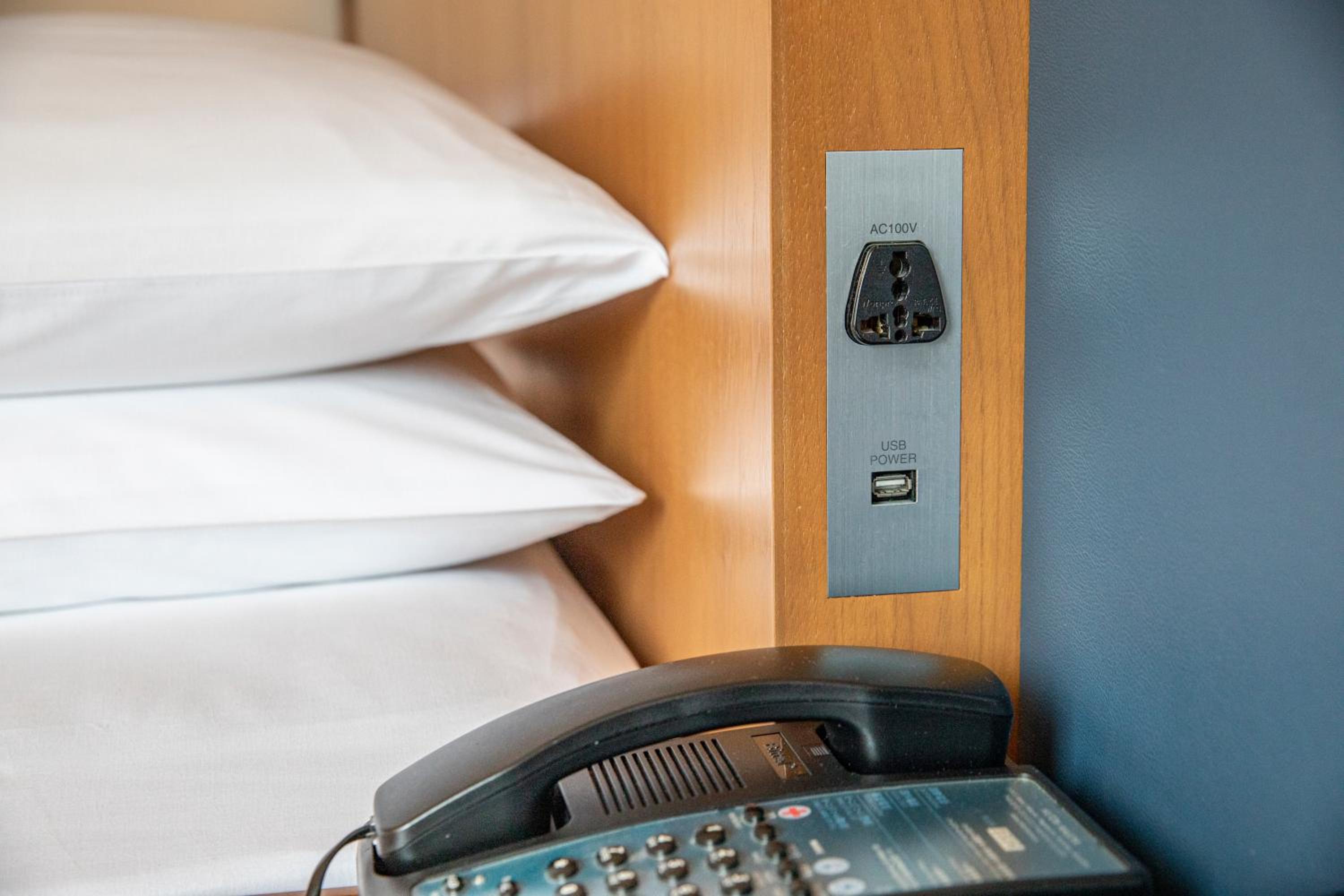 Twin Room - Photo 11