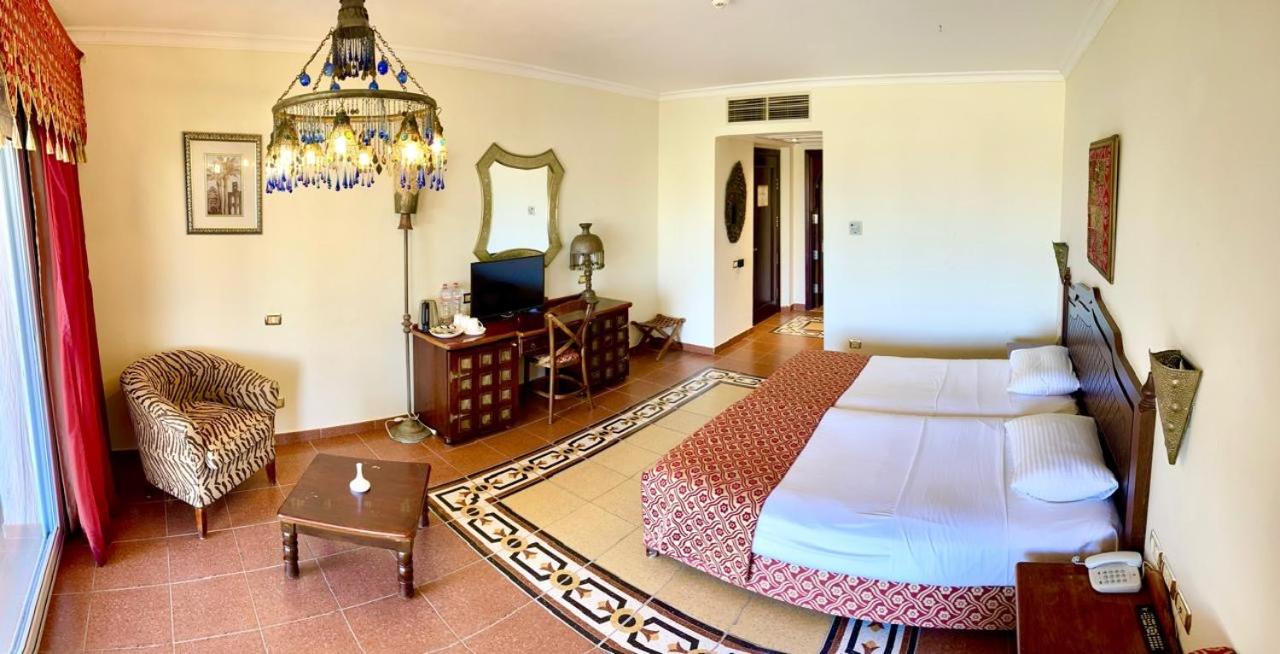 Double or Twin Room with Partial Sea View