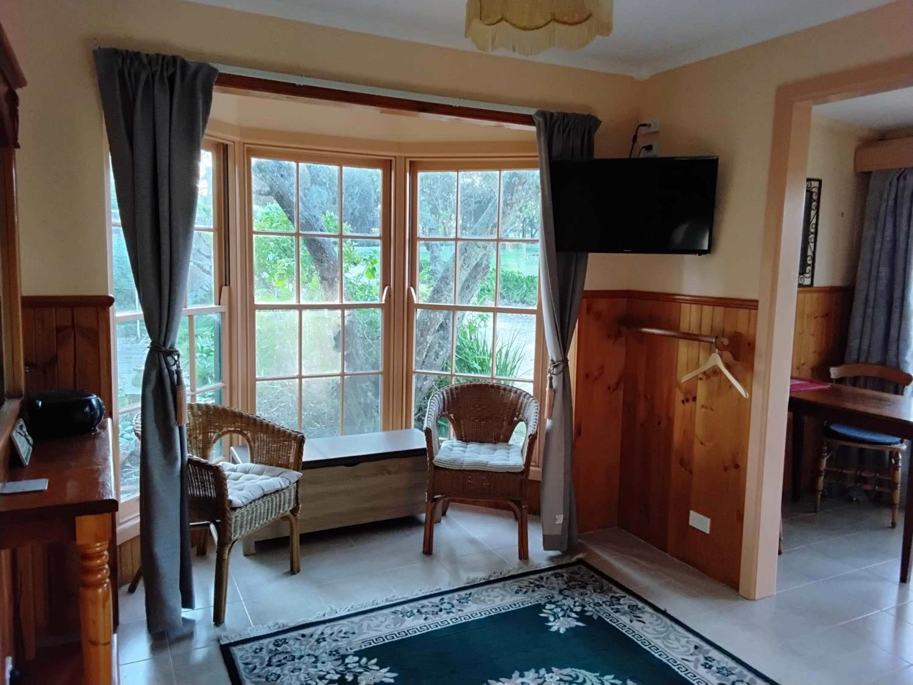 Superior Bungalow photo 1