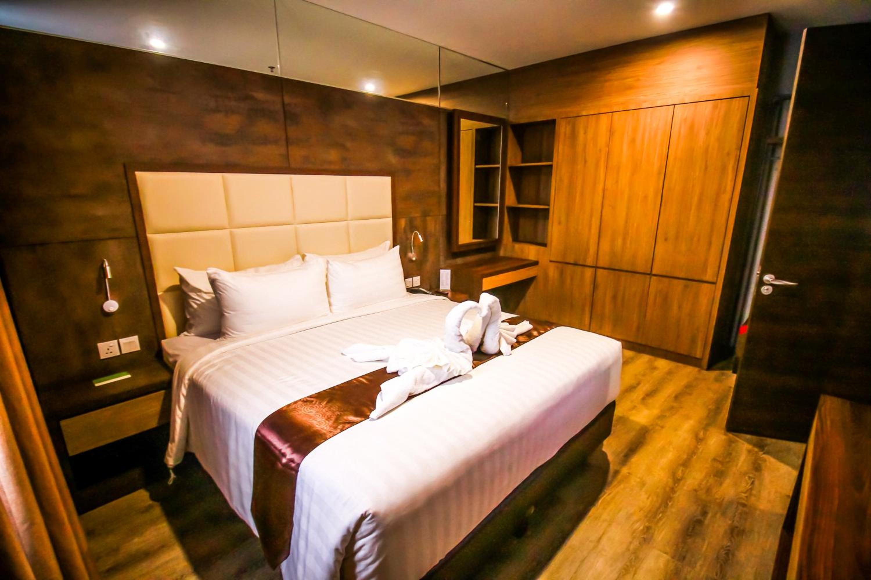 One-Bedroom Suite - Photo 11