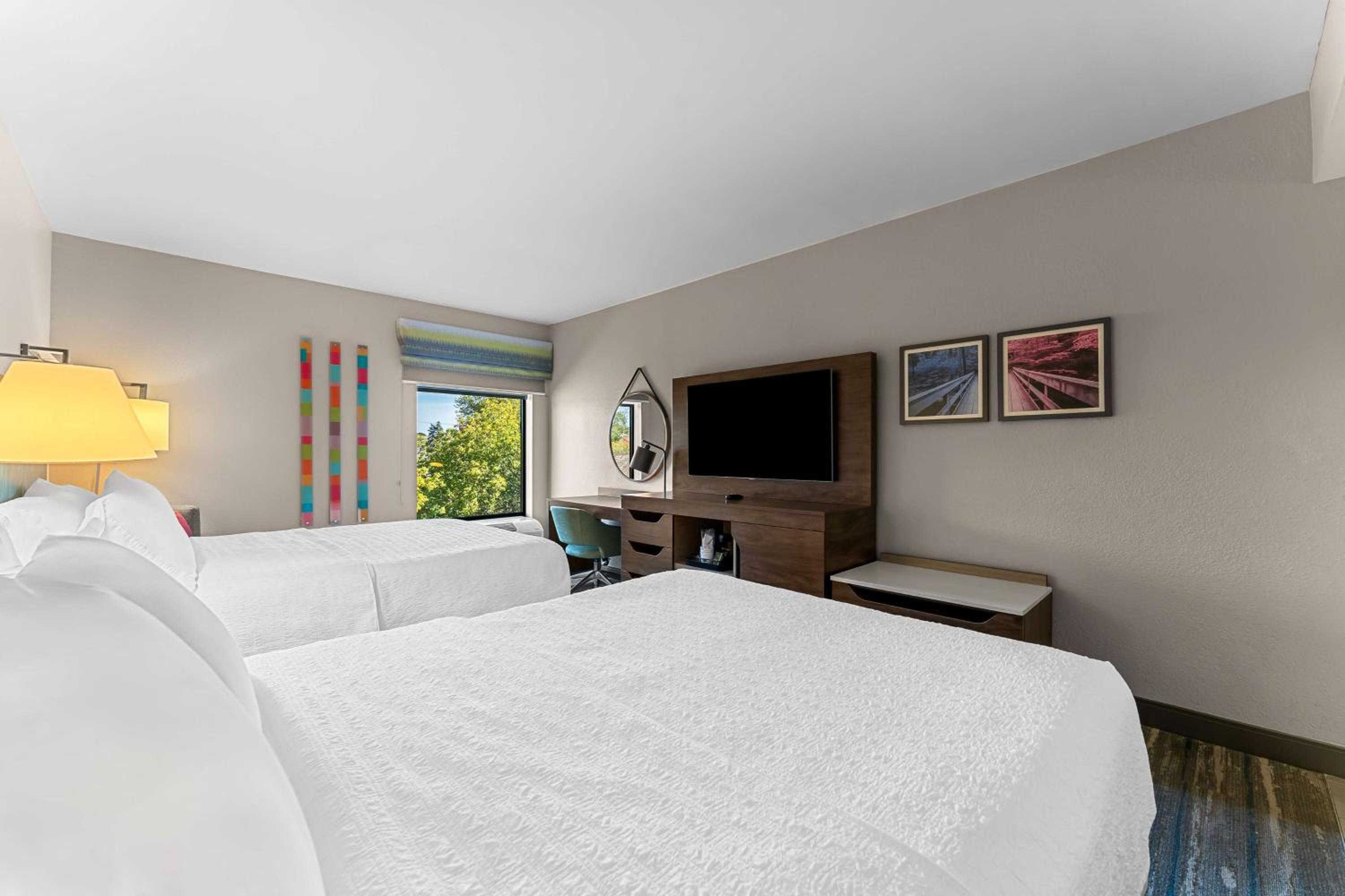 Queen Room with Two Queen Beds - Non-Smoking - Photo 1