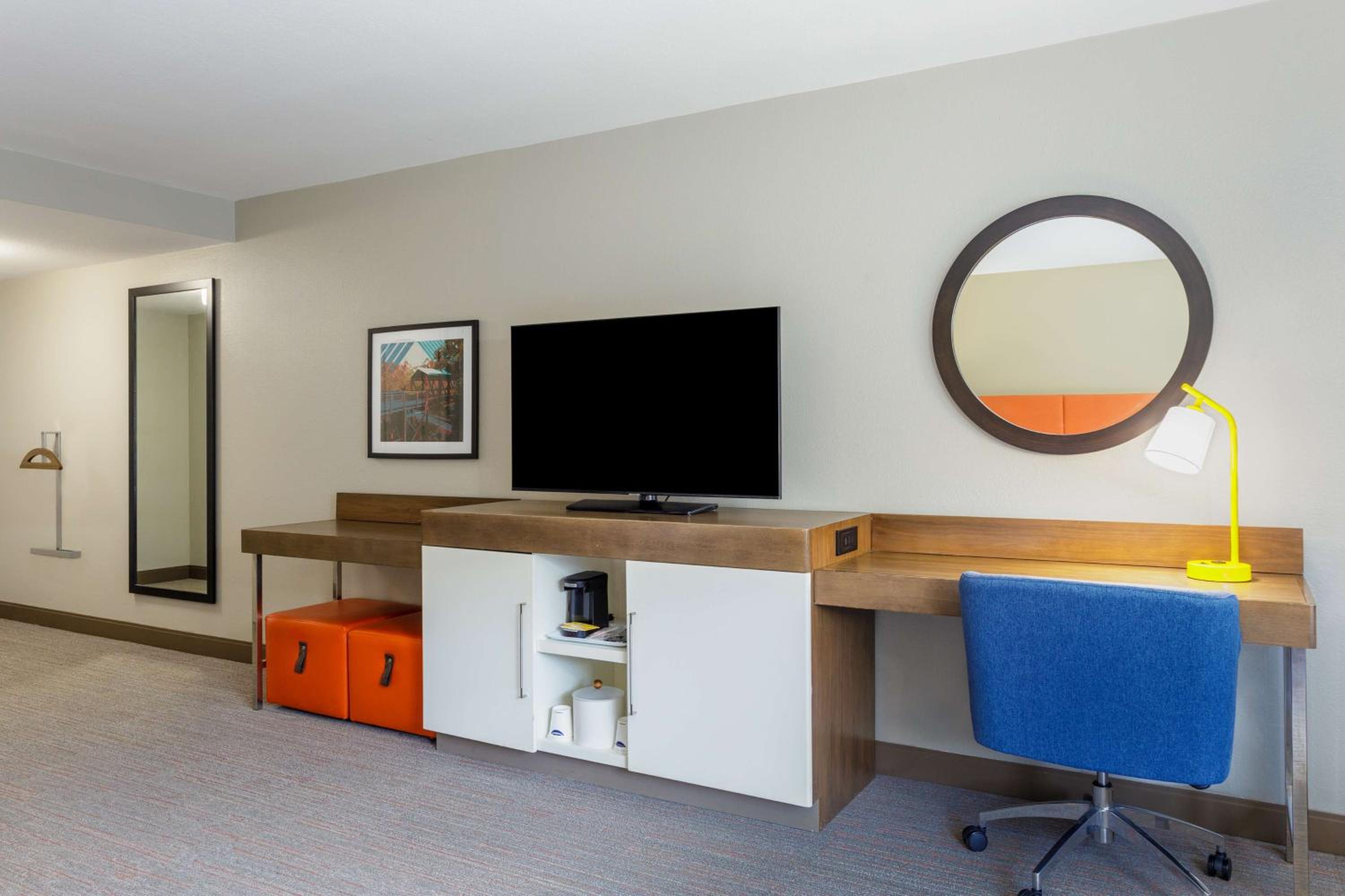 Queen Room with Two Queen Beds and Bath Tub - Mobility Access - Photo 1