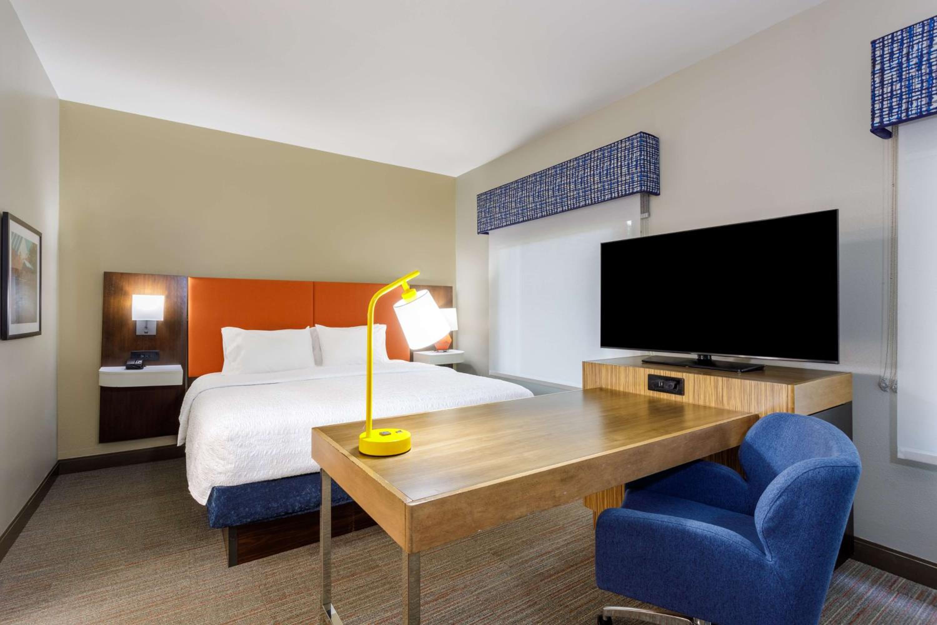 King Room with Peloton Bike - Photo 1