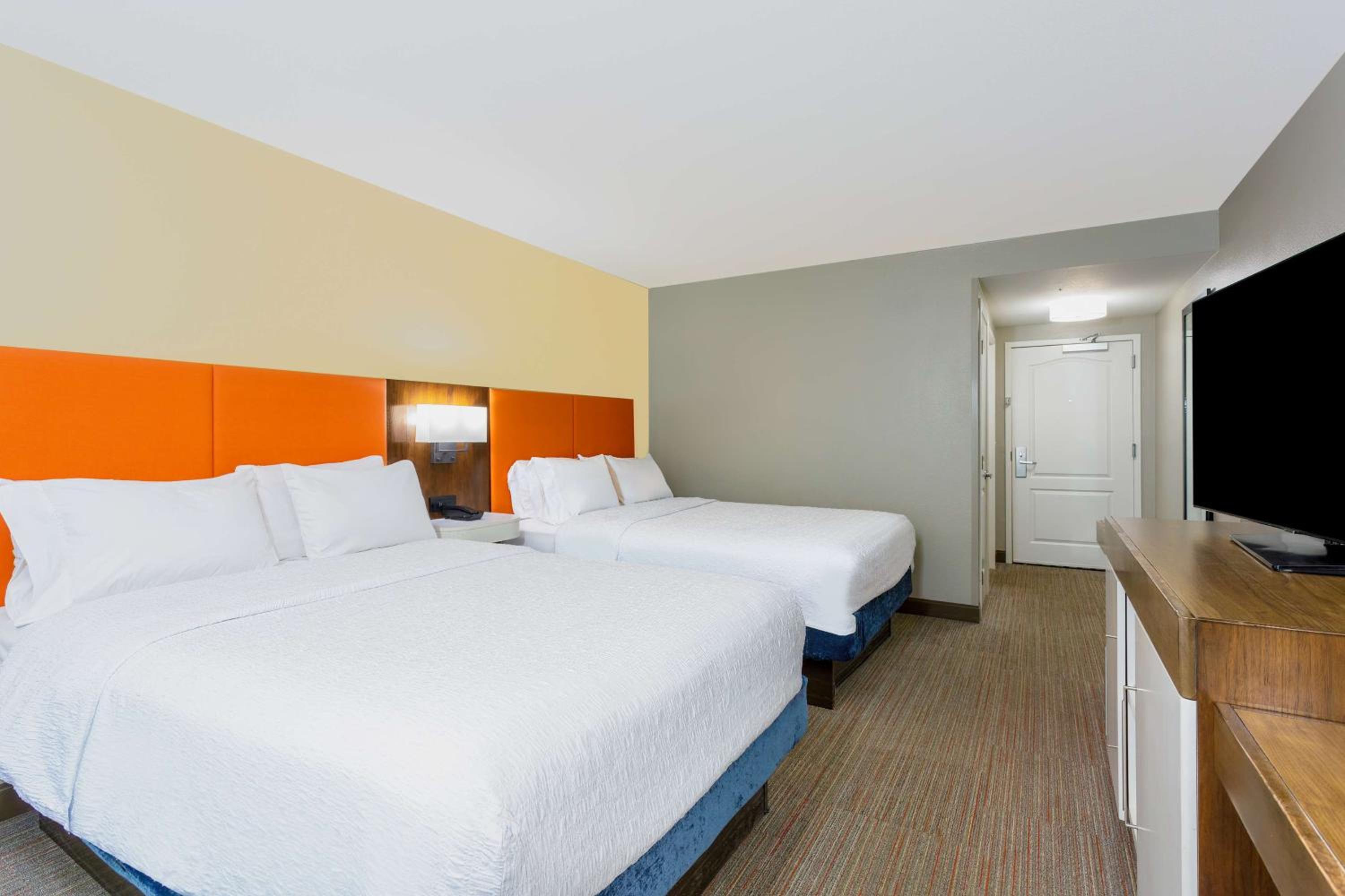 Queen Room with Two Queen Beds - Photo 1