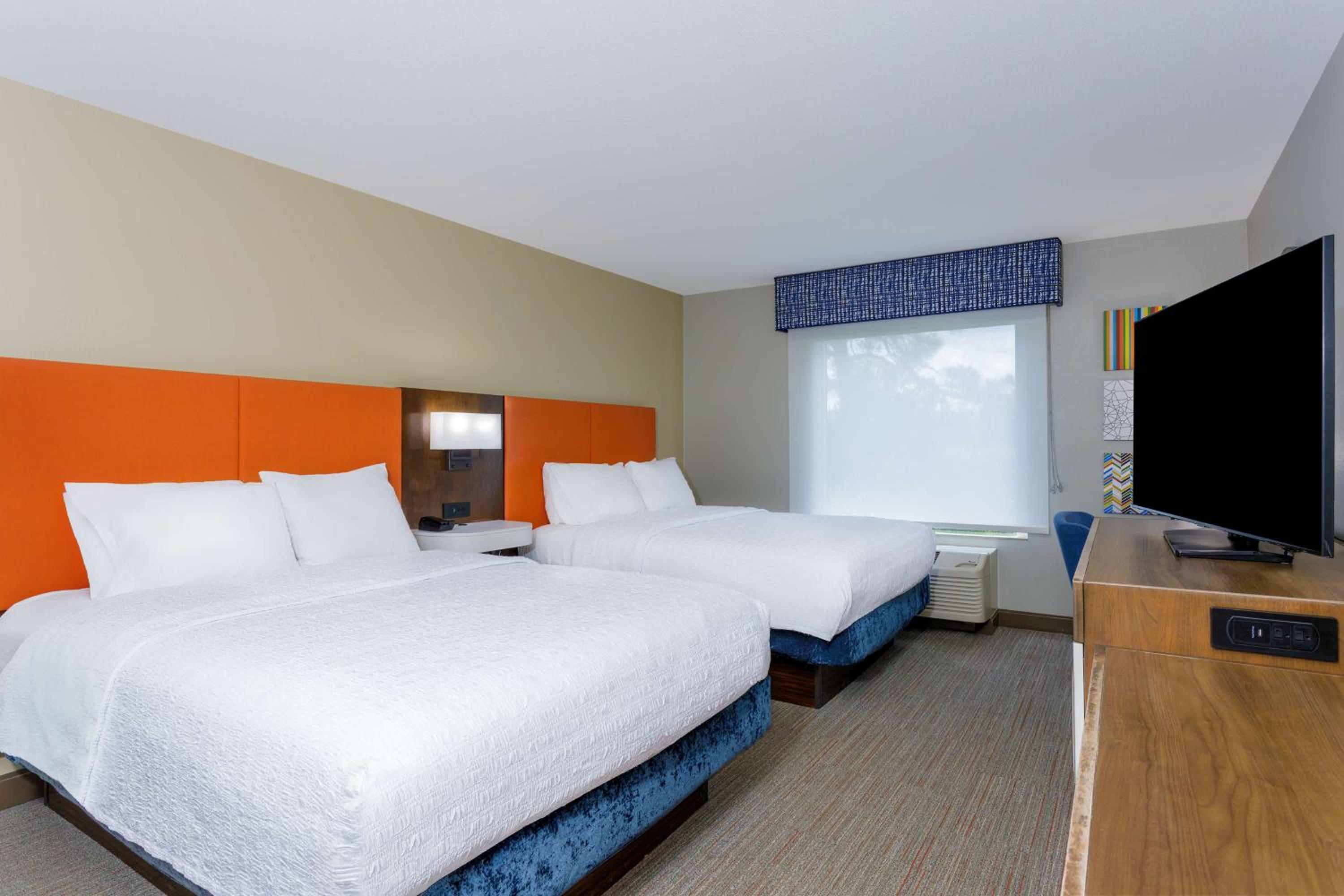 Queen Room with Two Queen Beds - Hearing Access - Photo 2