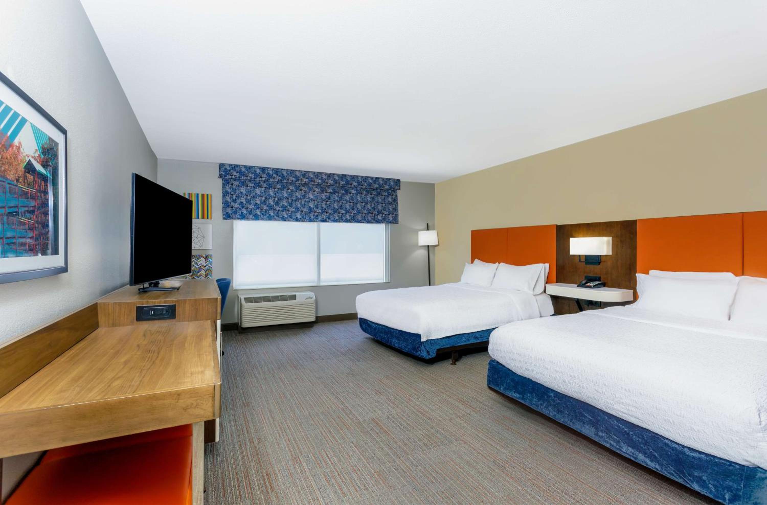 Queen Room with Two Queen Beds and Bath Tub - Mobility Access - Photo 2