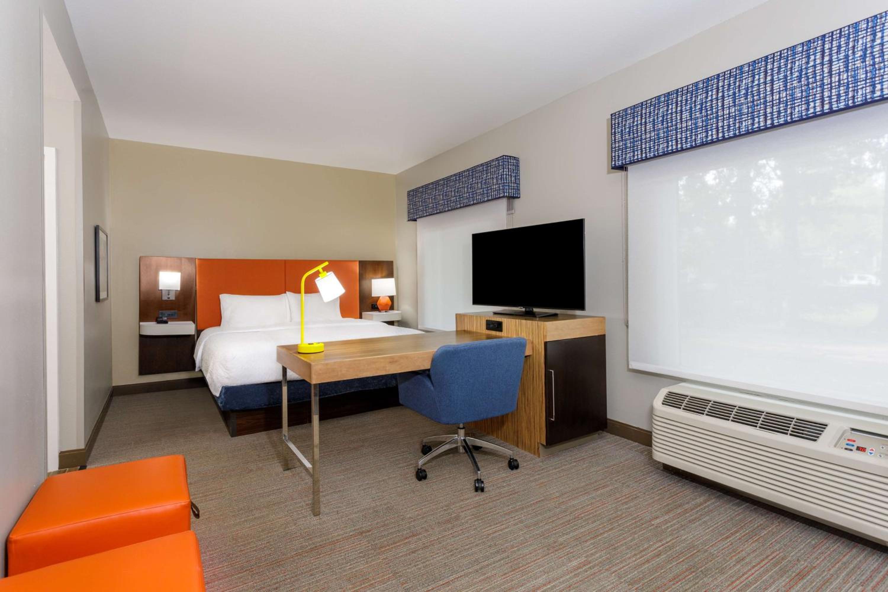 King Room with Peloton Bike - Photo 7