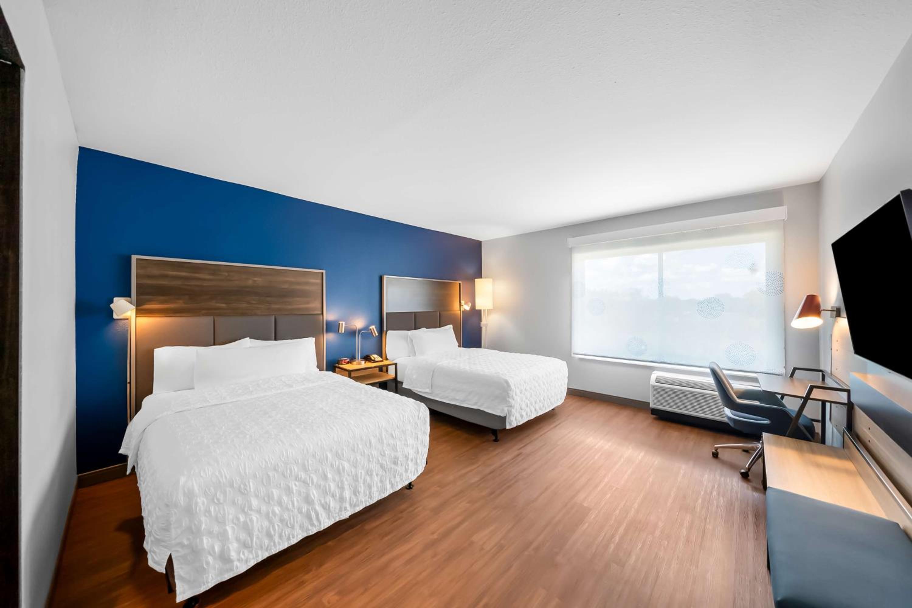 Queen Room with Two Queen Beds - Mobility Access - Photo 2