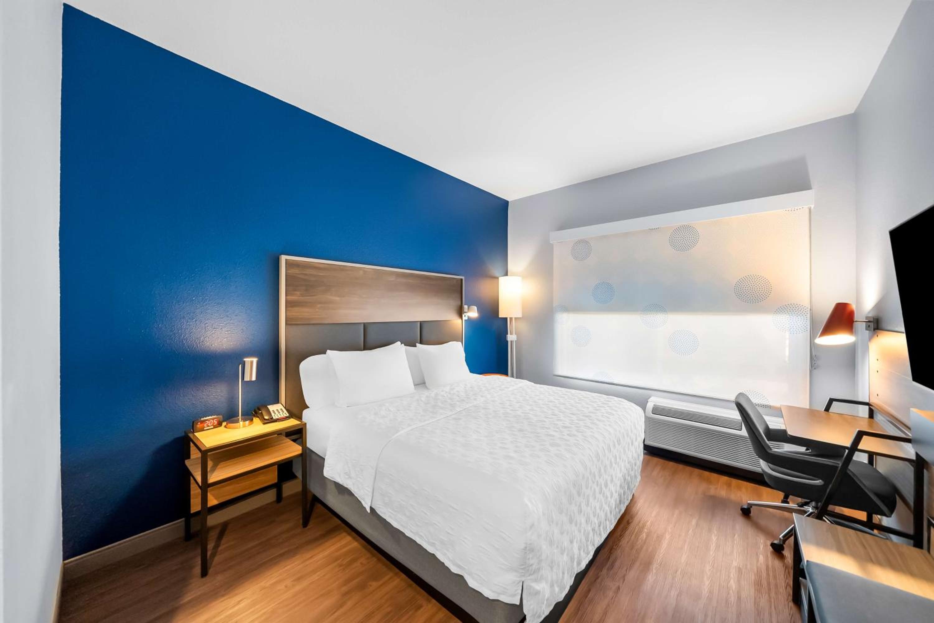 King Room - Hearing Access - Photo 3