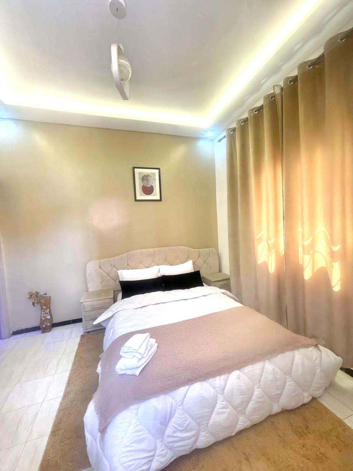 Double Room with Shared Bathroom photo 1