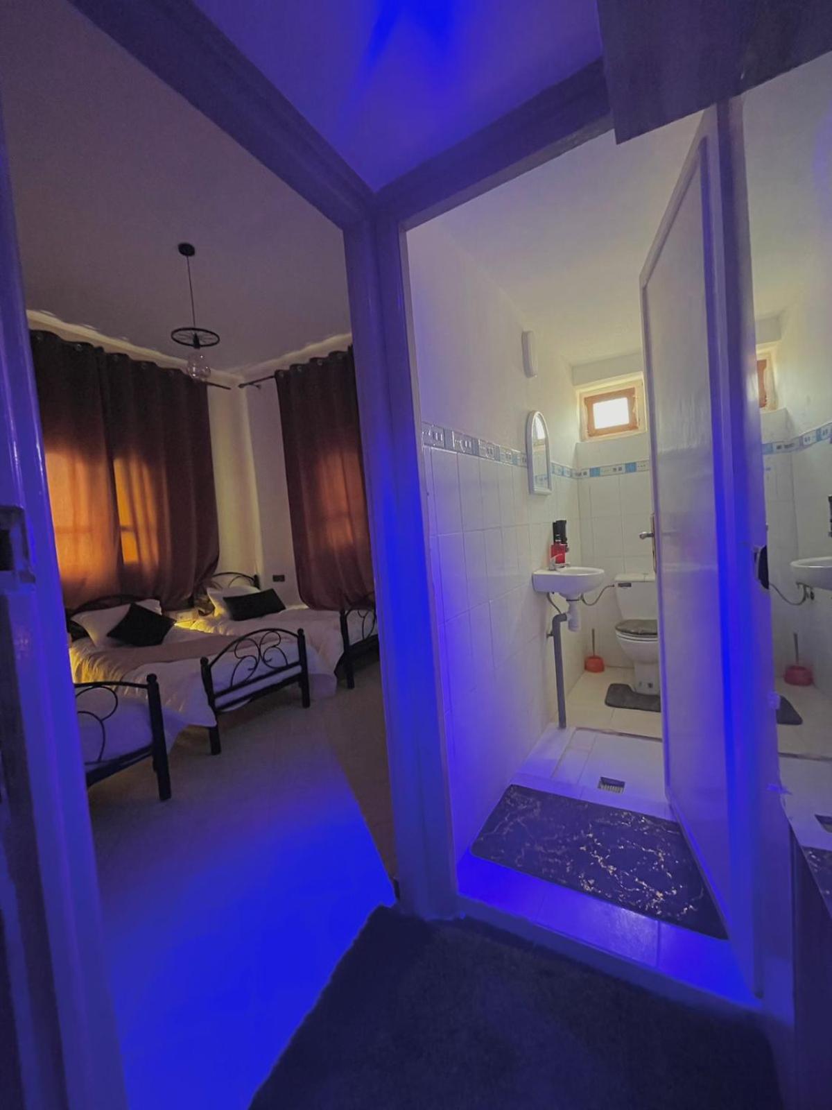 Family Room with Private Bathroom photo 3