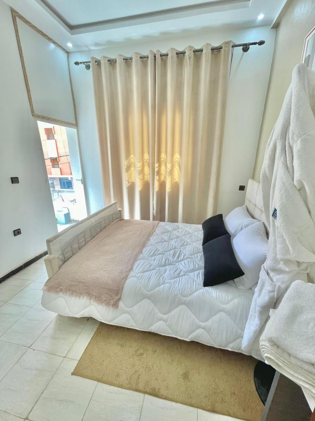 Double Room with Shared Bathroom photo 1