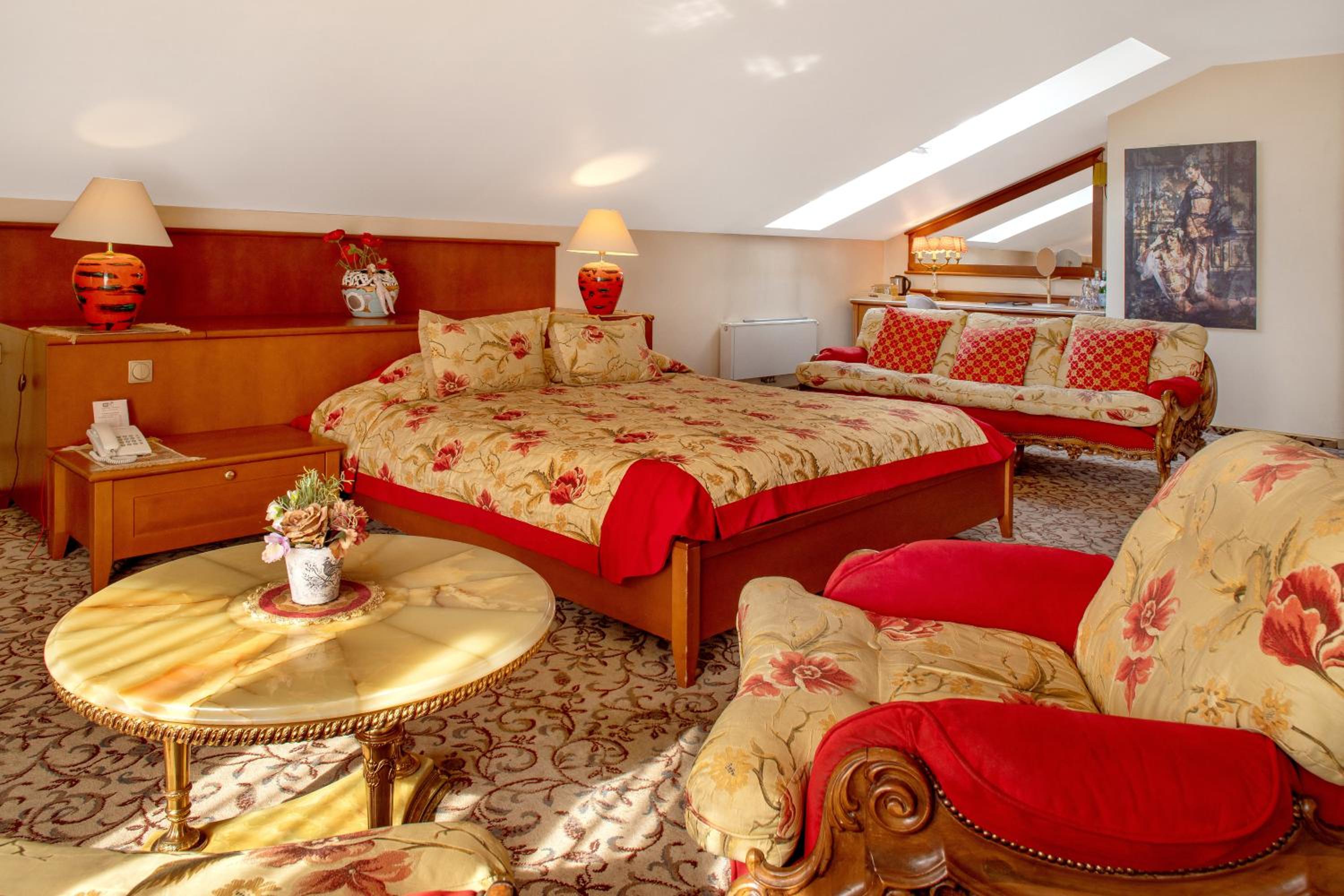 Penthouse Suite - Photo 13