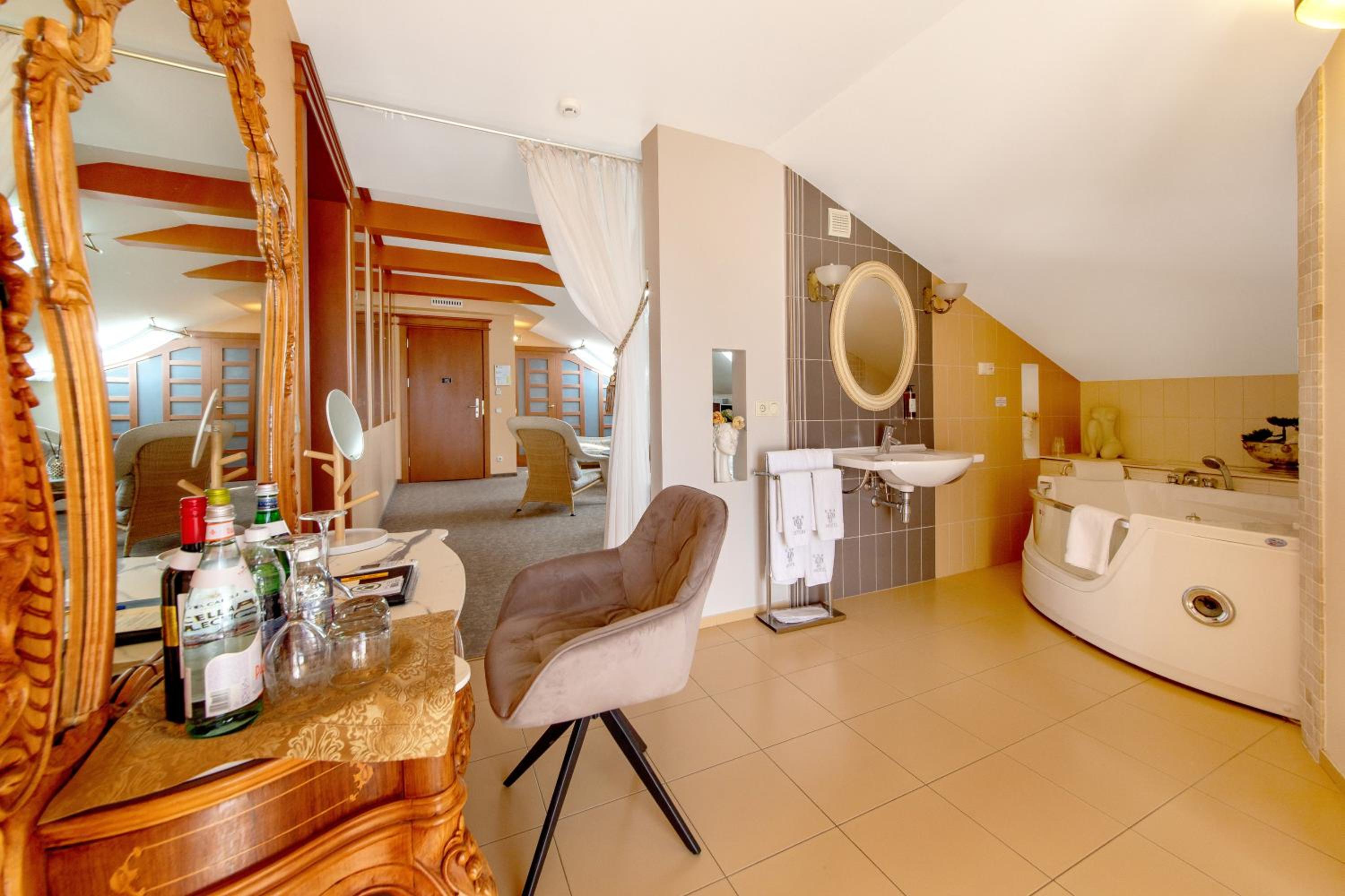 Penthouse Suite - Photo 27