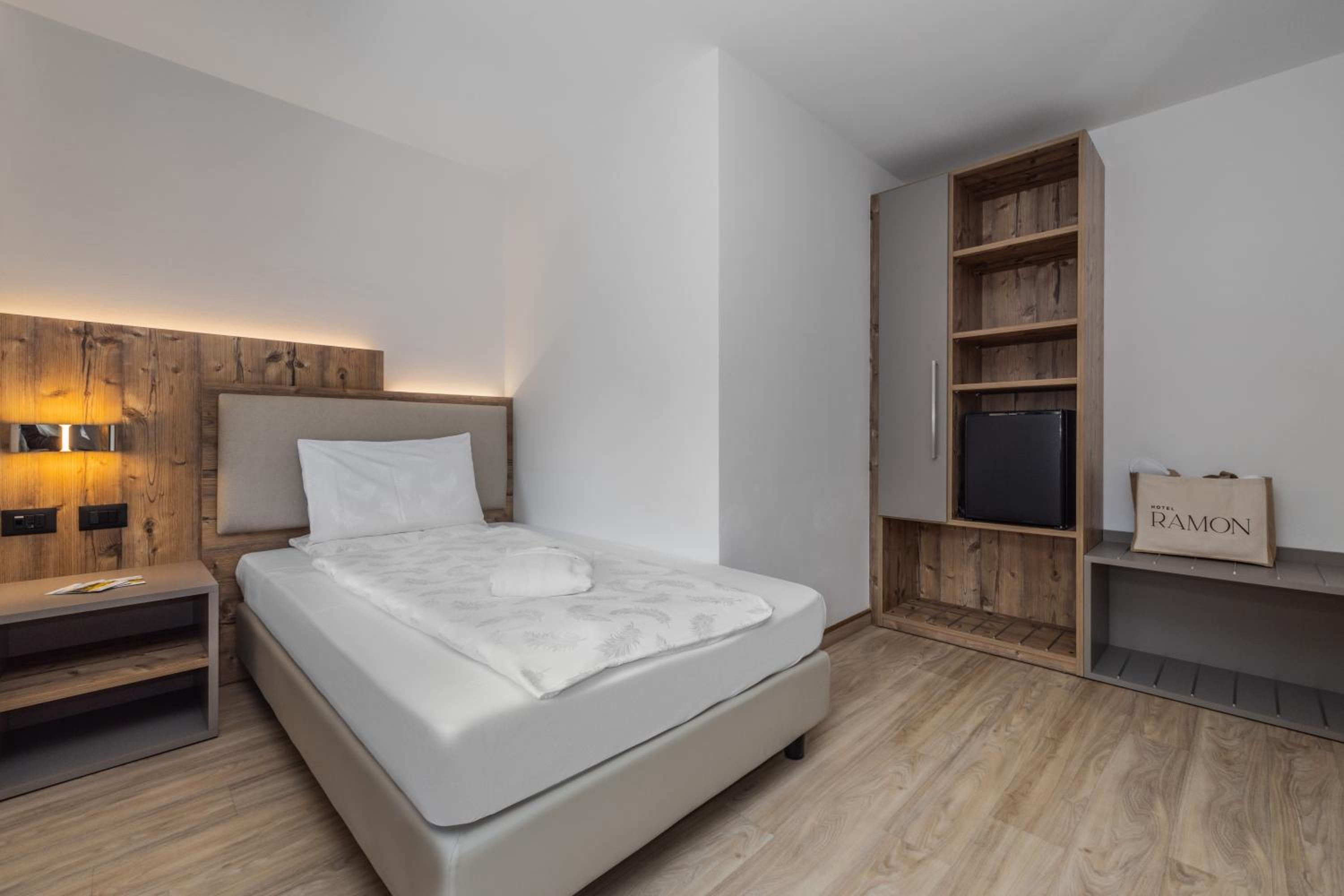 Single Room with Balcony photo 3