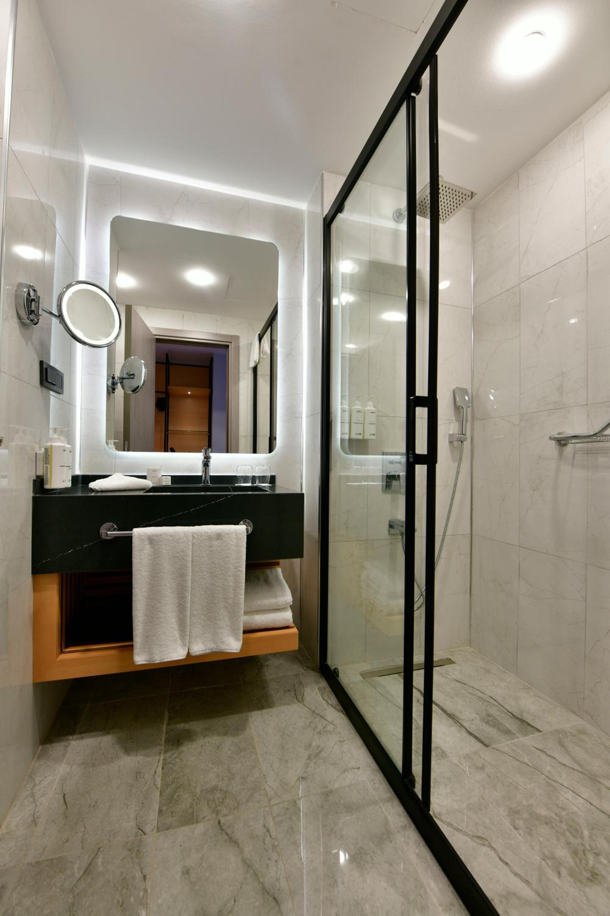 Suite - Partial Sea View photo 2