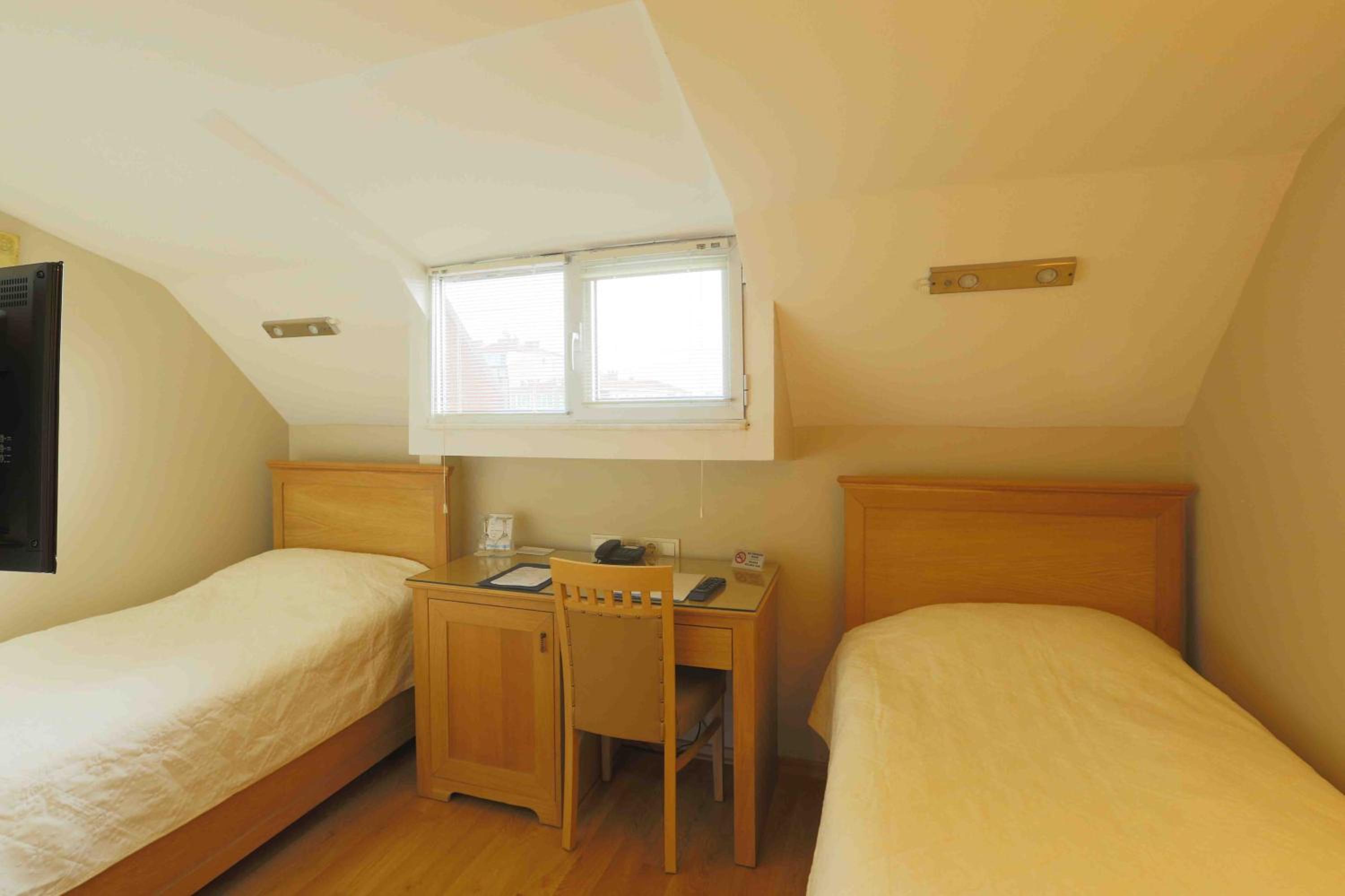 Economy Twin Room